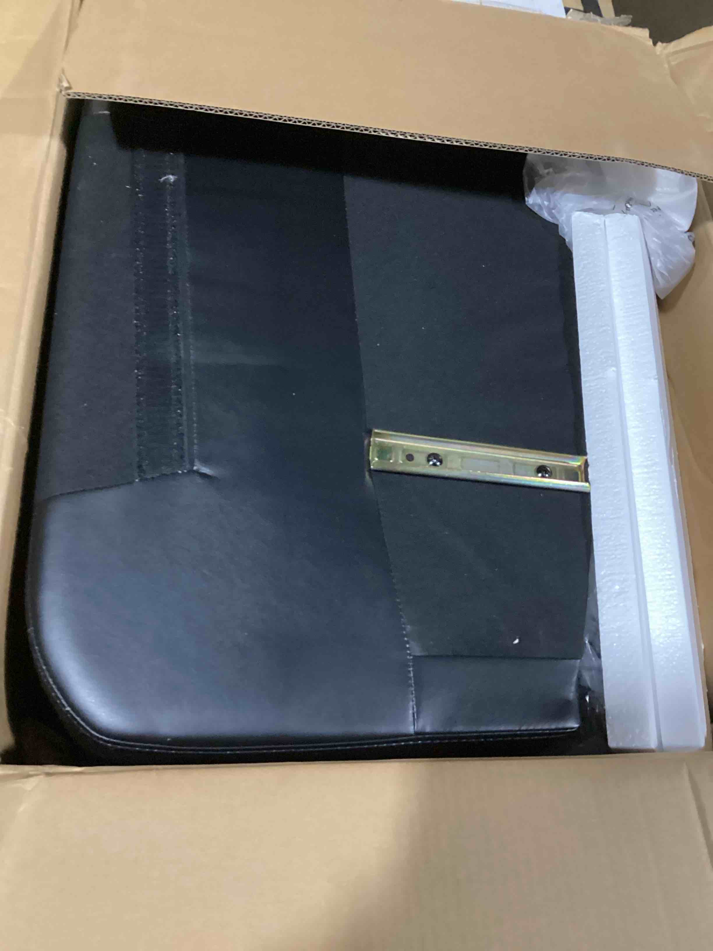 https://s3.amazonaws.com/lotting-images-prod/bidfta/GRA3560818_1751898572750.jpeg