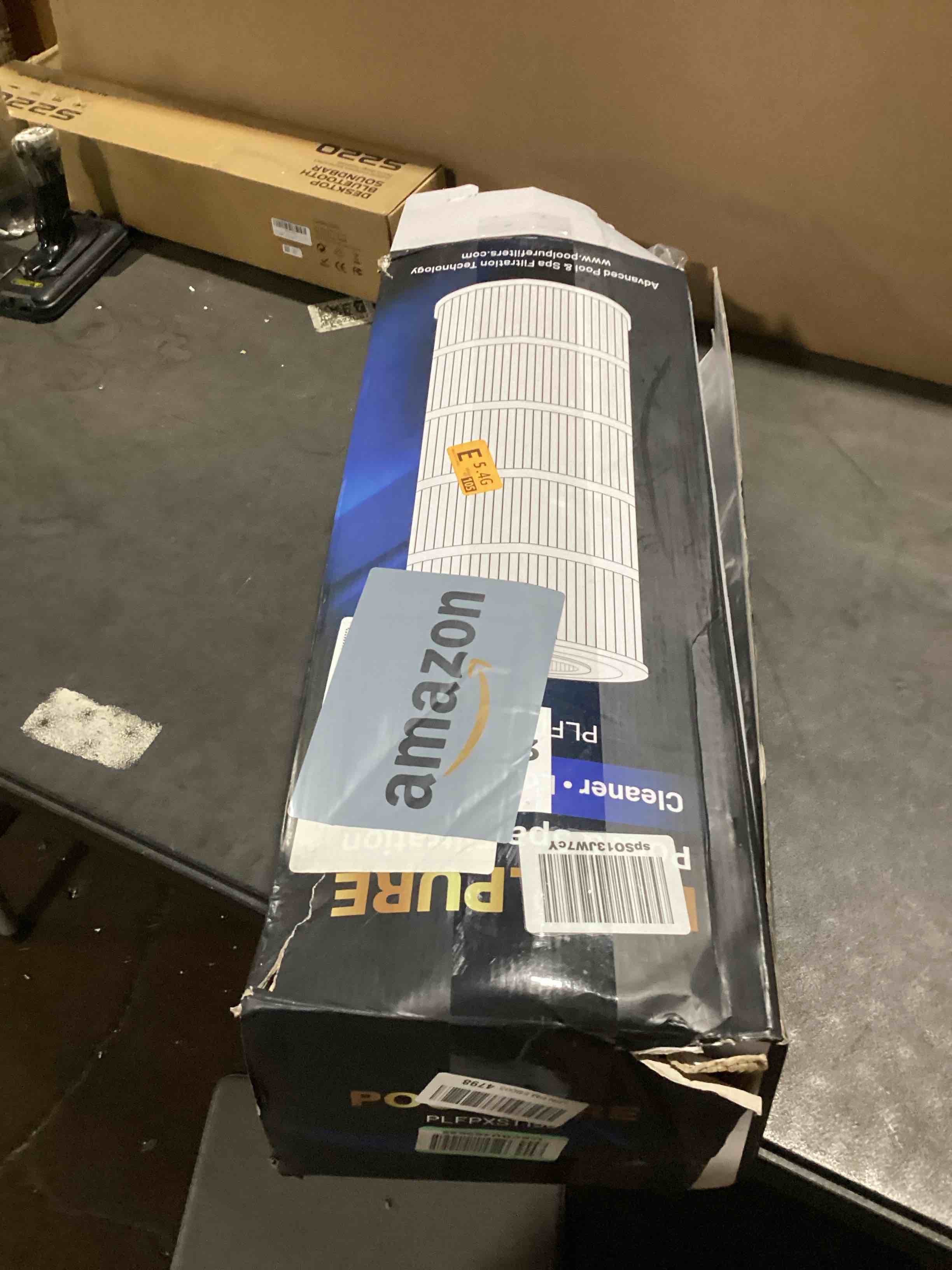 https://s3.amazonaws.com/lotting-images-prod/bidfta/GRA3560839_1751903107112.jpeg