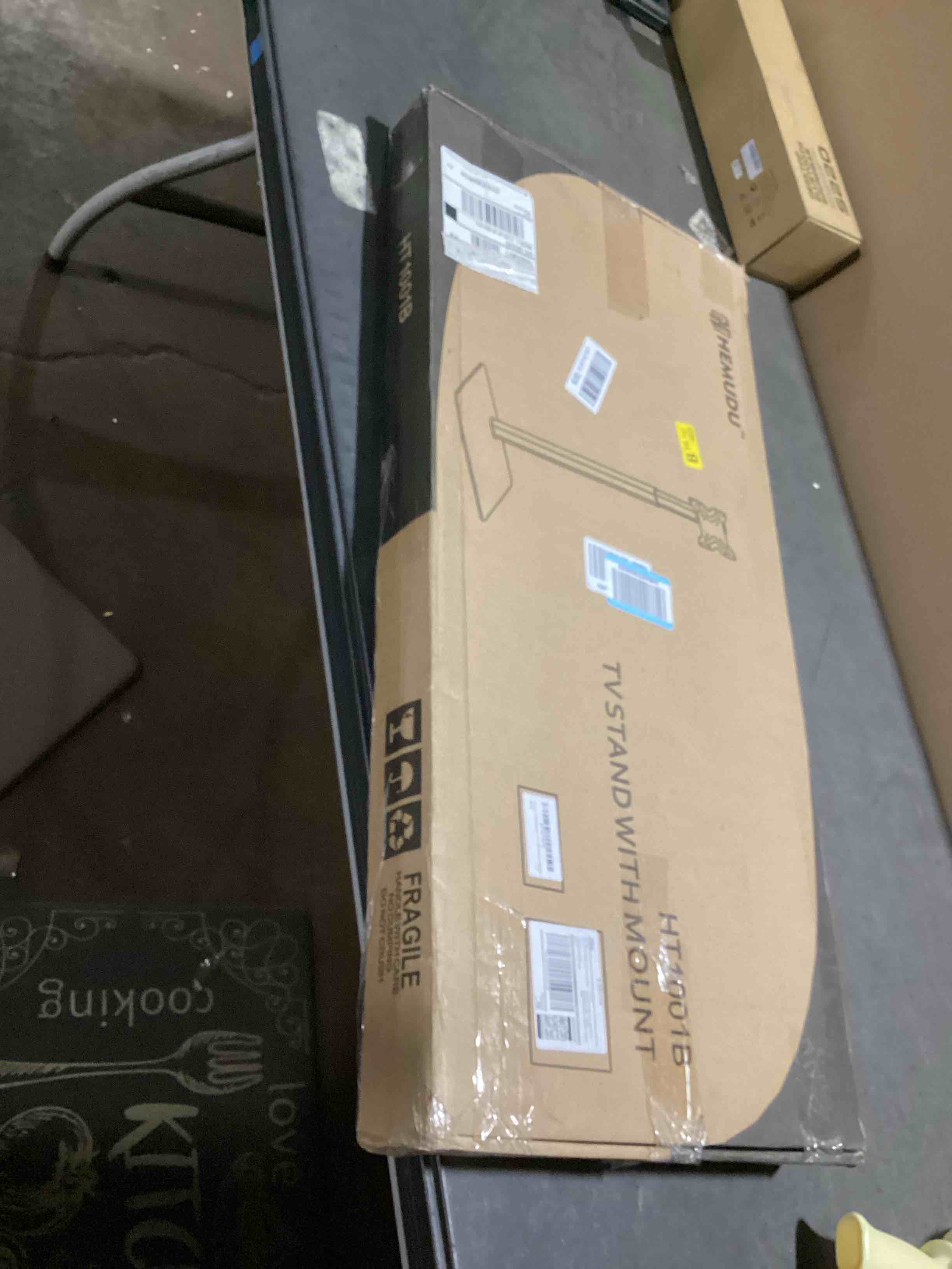 https://s3.amazonaws.com/lotting-images-prod/bidfta/GRA3560879_1751906800520.jpeg