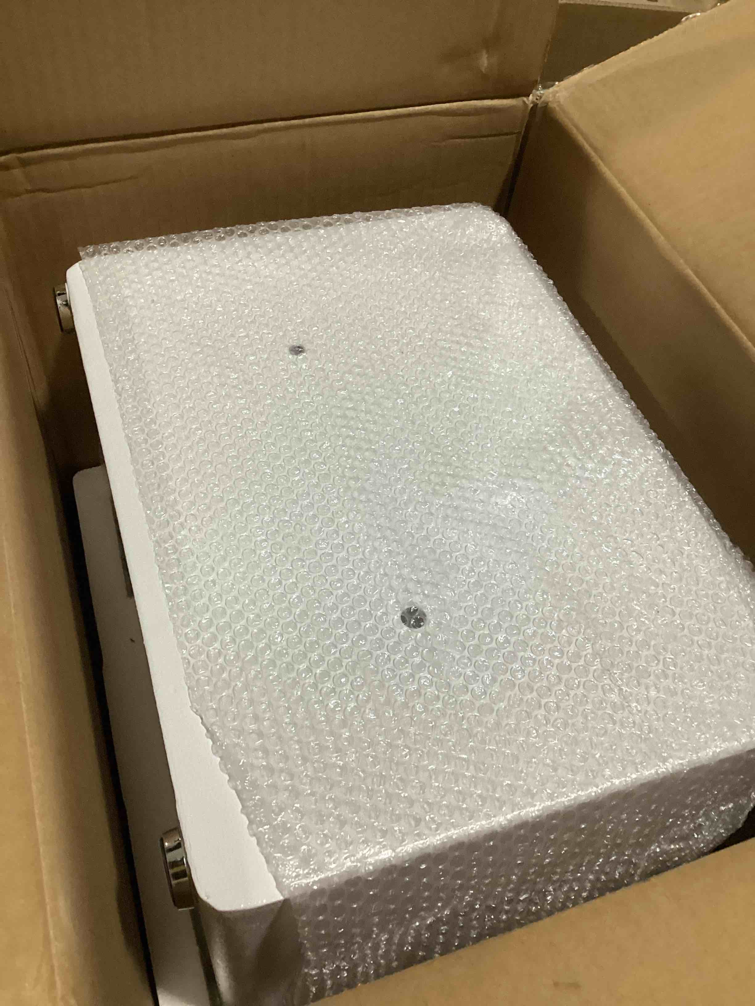 https://s3.amazonaws.com/lotting-images-prod/bidfta/GRA3560891_1751908087730.jpeg