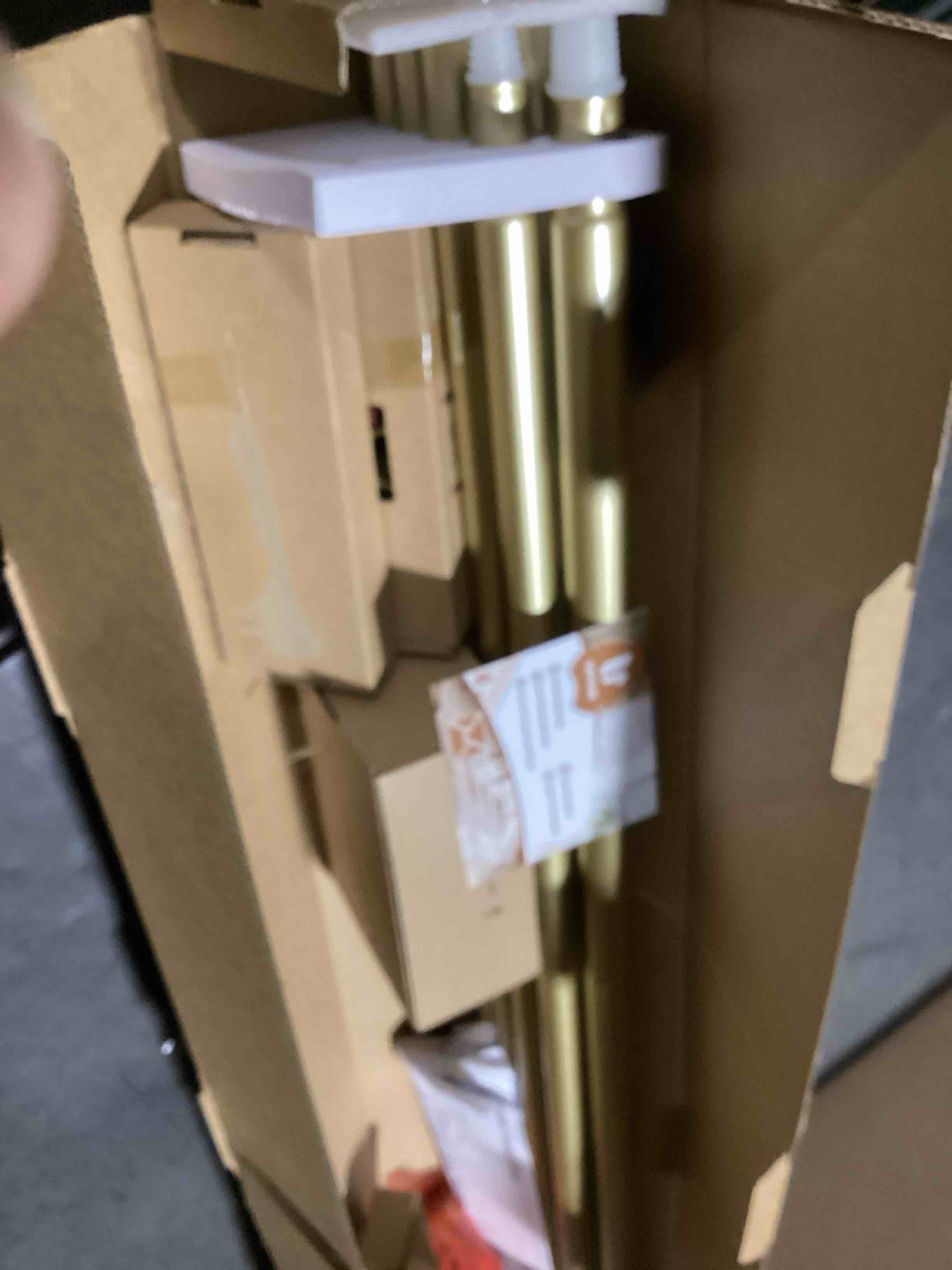 https://s3.amazonaws.com/lotting-images-prod/bidfta/GRA3561014_1751978948386.jpeg