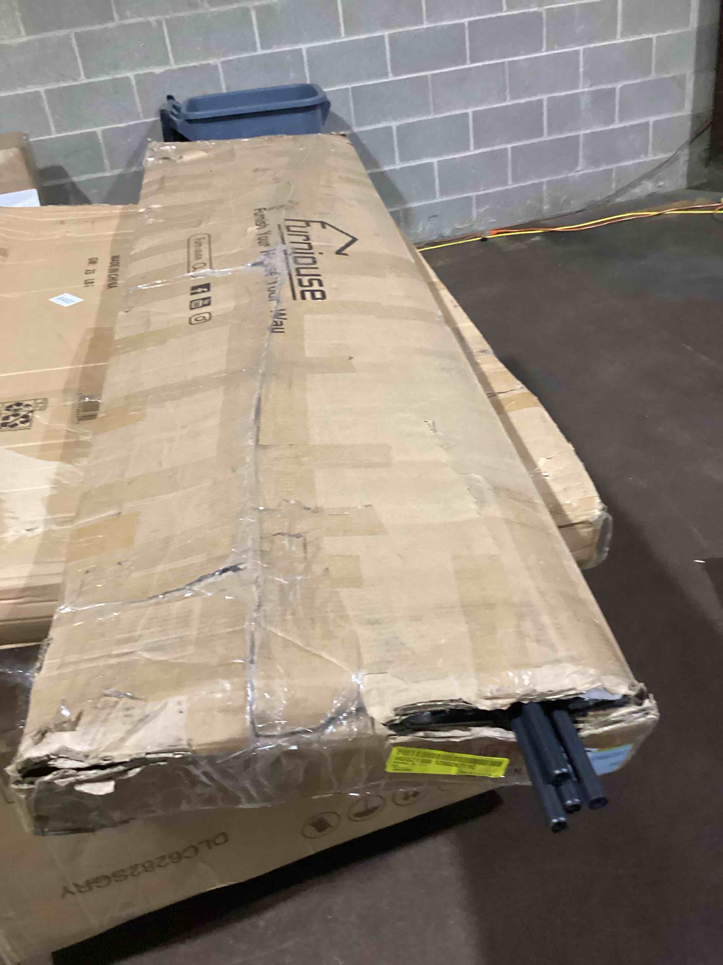 https://s3.amazonaws.com/lotting-images-prod/bidfta/GRA3561115_1752066657627.jpeg