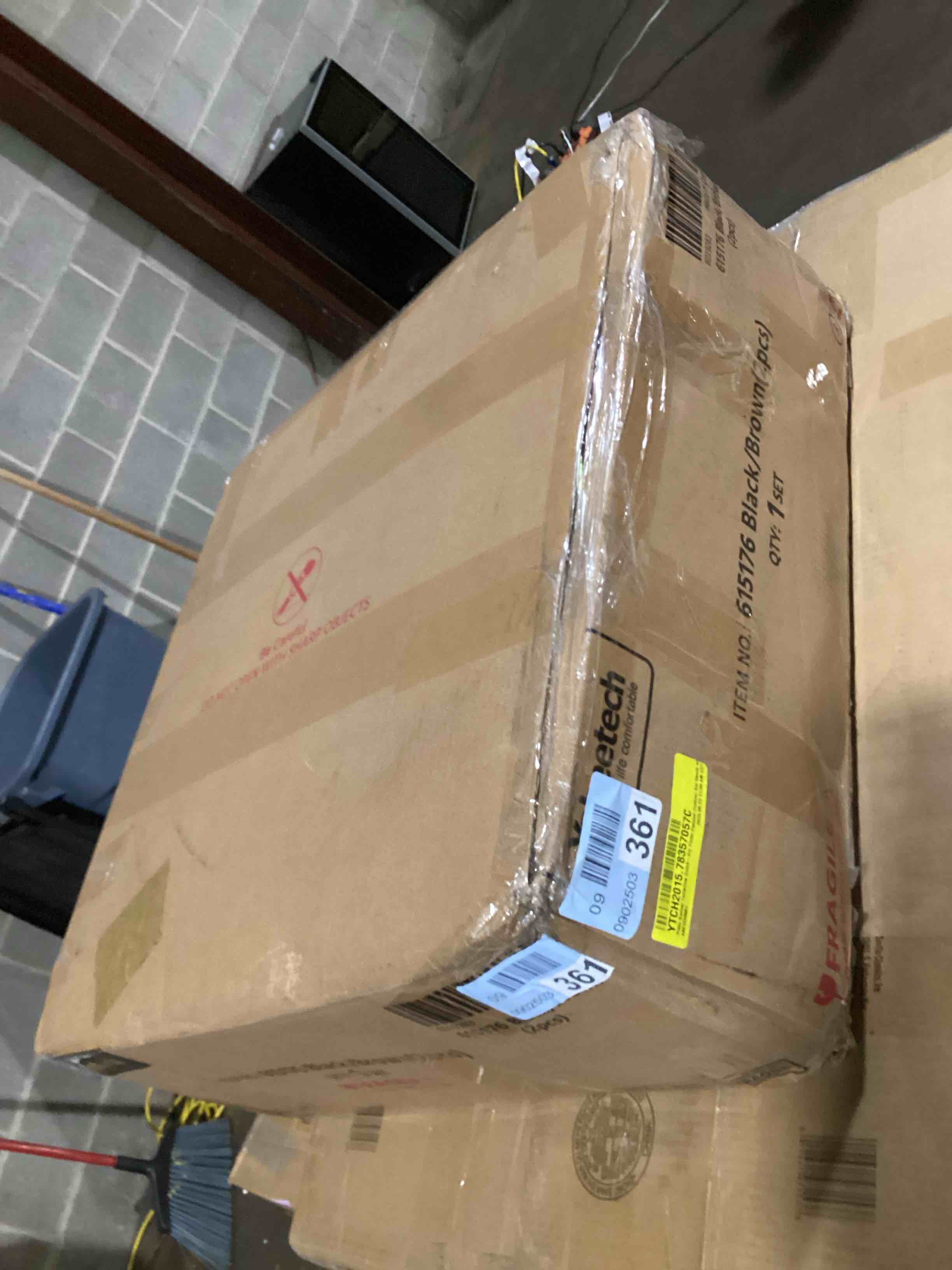https://s3.amazonaws.com/lotting-images-prod/bidfta/GRA3561160_1752077899412.jpeg