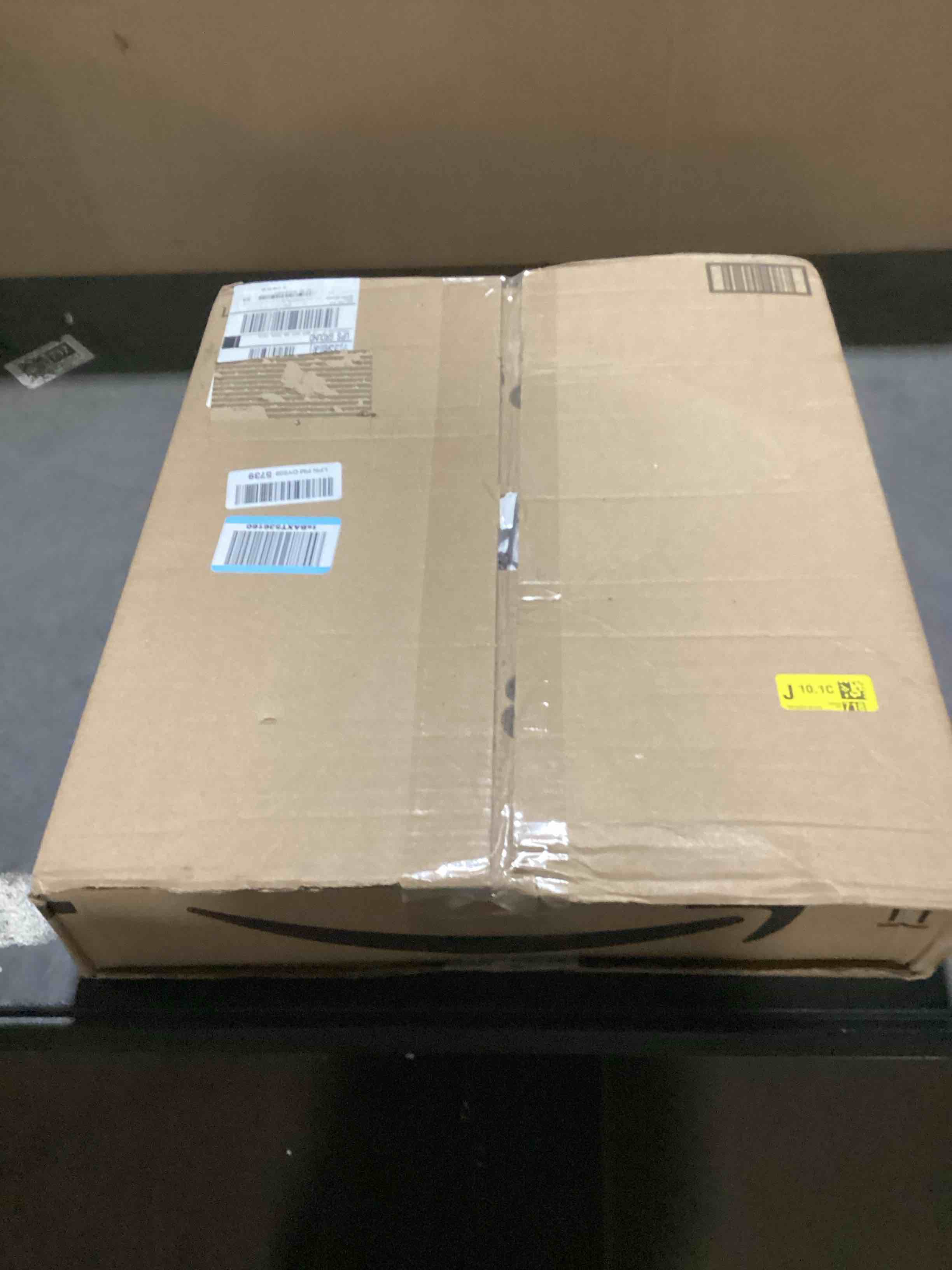 https://s3.amazonaws.com/lotting-images-prod/bidfta/GRA3561573_1752839703054.jpeg