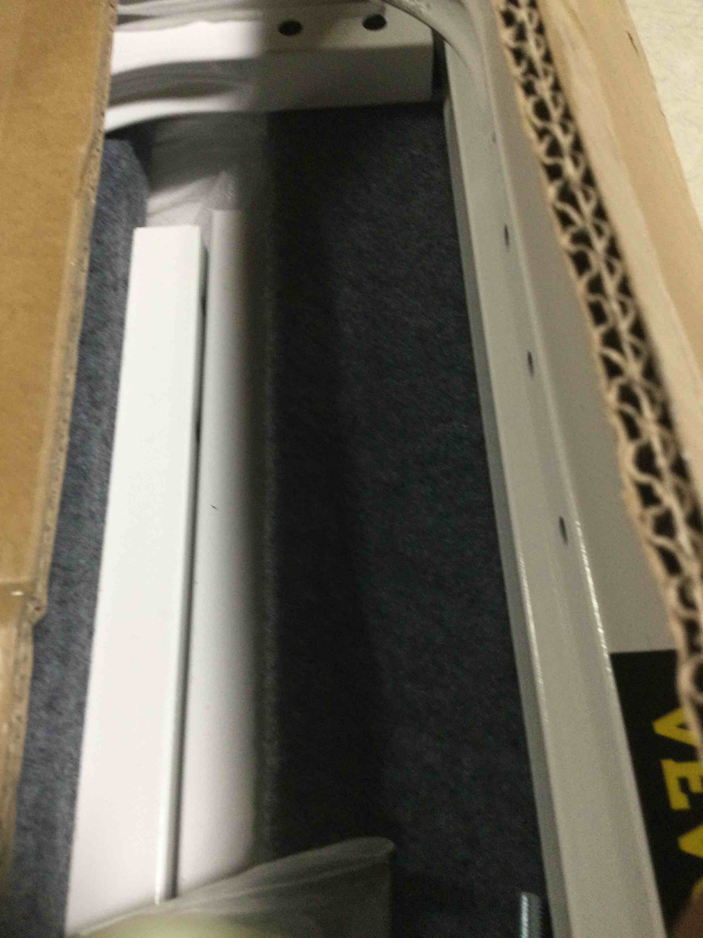 https://s3.amazonaws.com/lotting-images-prod/bidfta/GRA3562400_1750790781477.jpeg