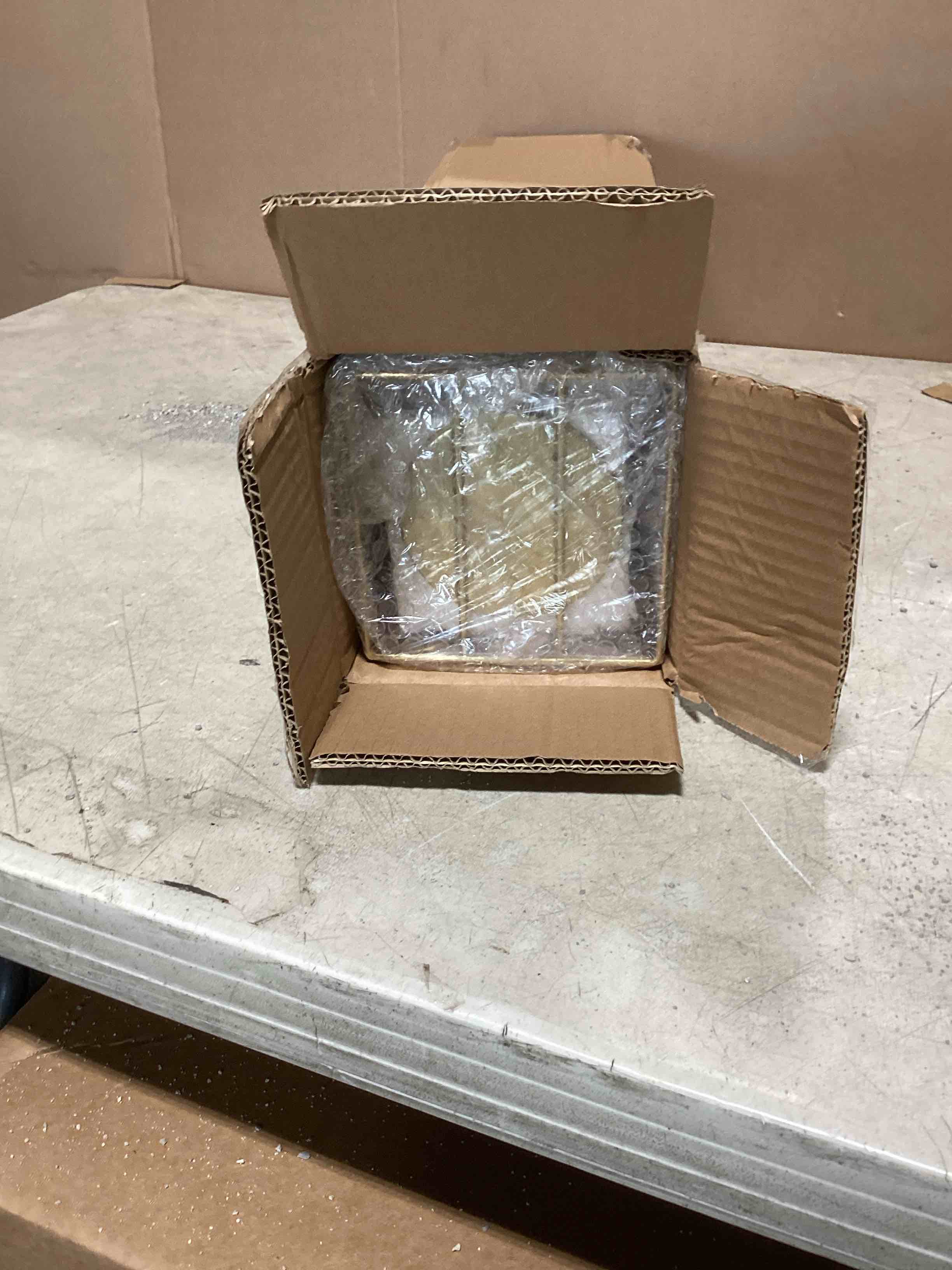 https://s3.amazonaws.com/lotting-images-prod/bidfta/GRA3562422_1750852268833.jpeg