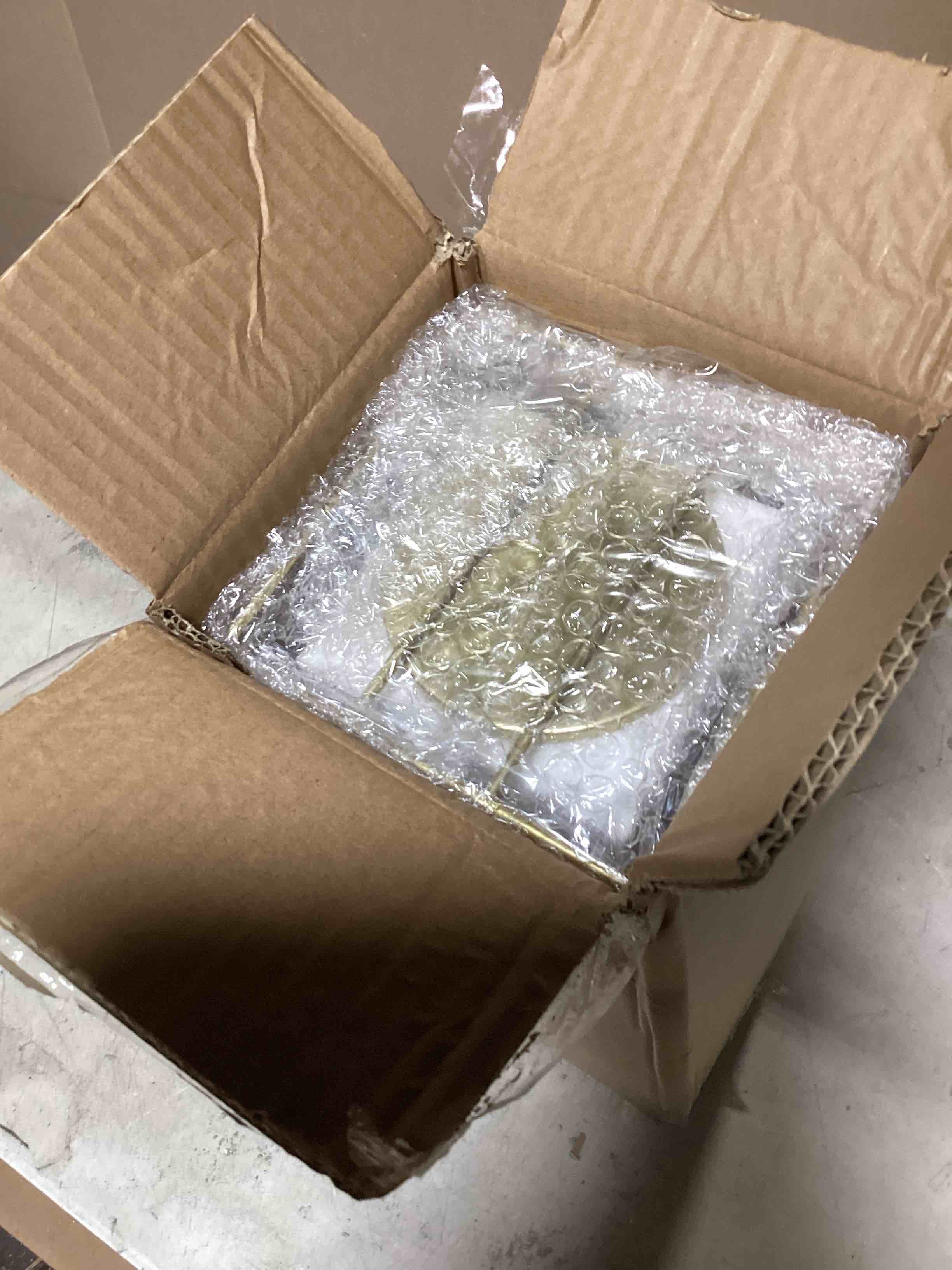 https://s3.amazonaws.com/lotting-images-prod/bidfta/GRA3562425_1750852670500.jpeg