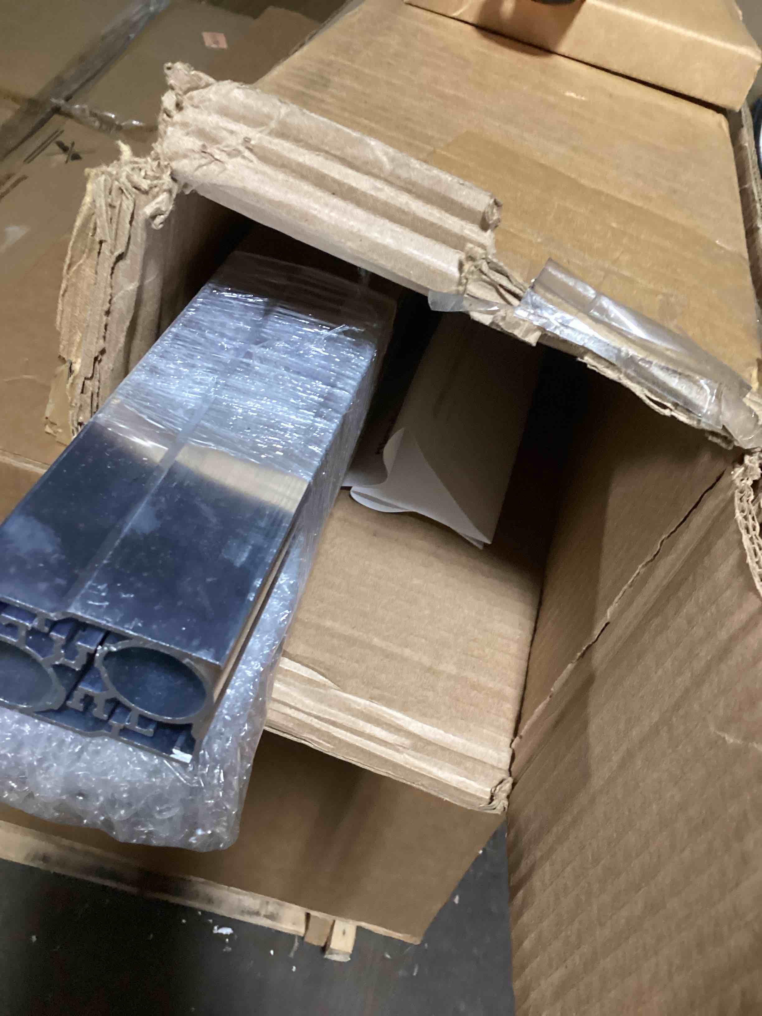 https://s3.amazonaws.com/lotting-images-prod/bidfta/GRA3562885_1751556437252.jpeg