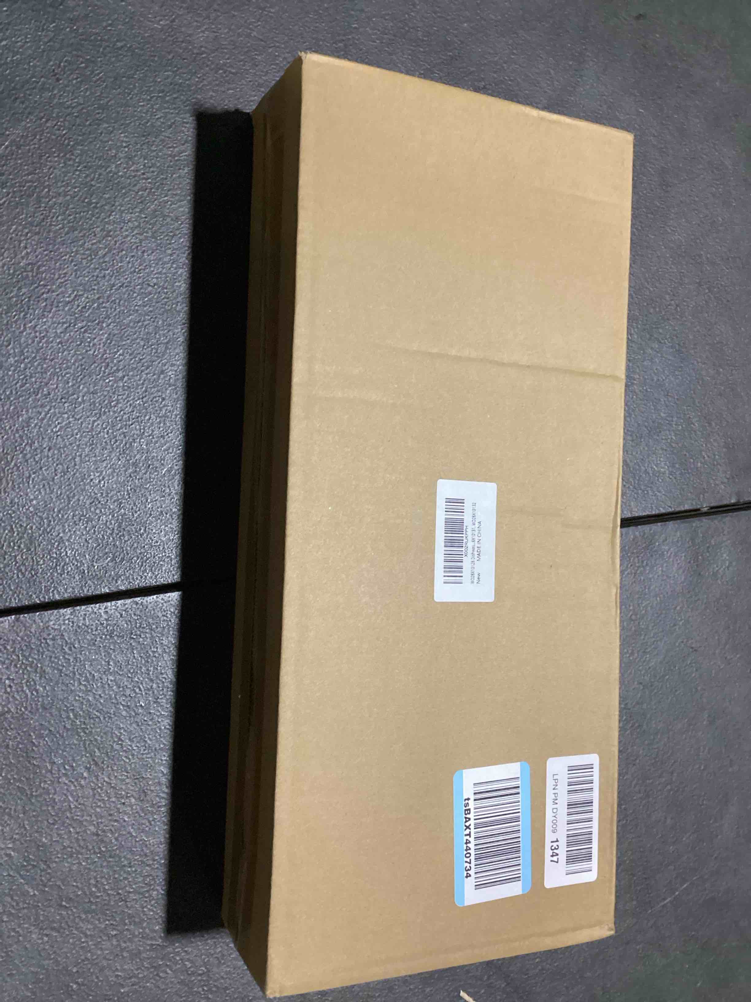 https://s3.amazonaws.com/lotting-images-prod/bidfta/GRA3565510_1751478747139.jpeg