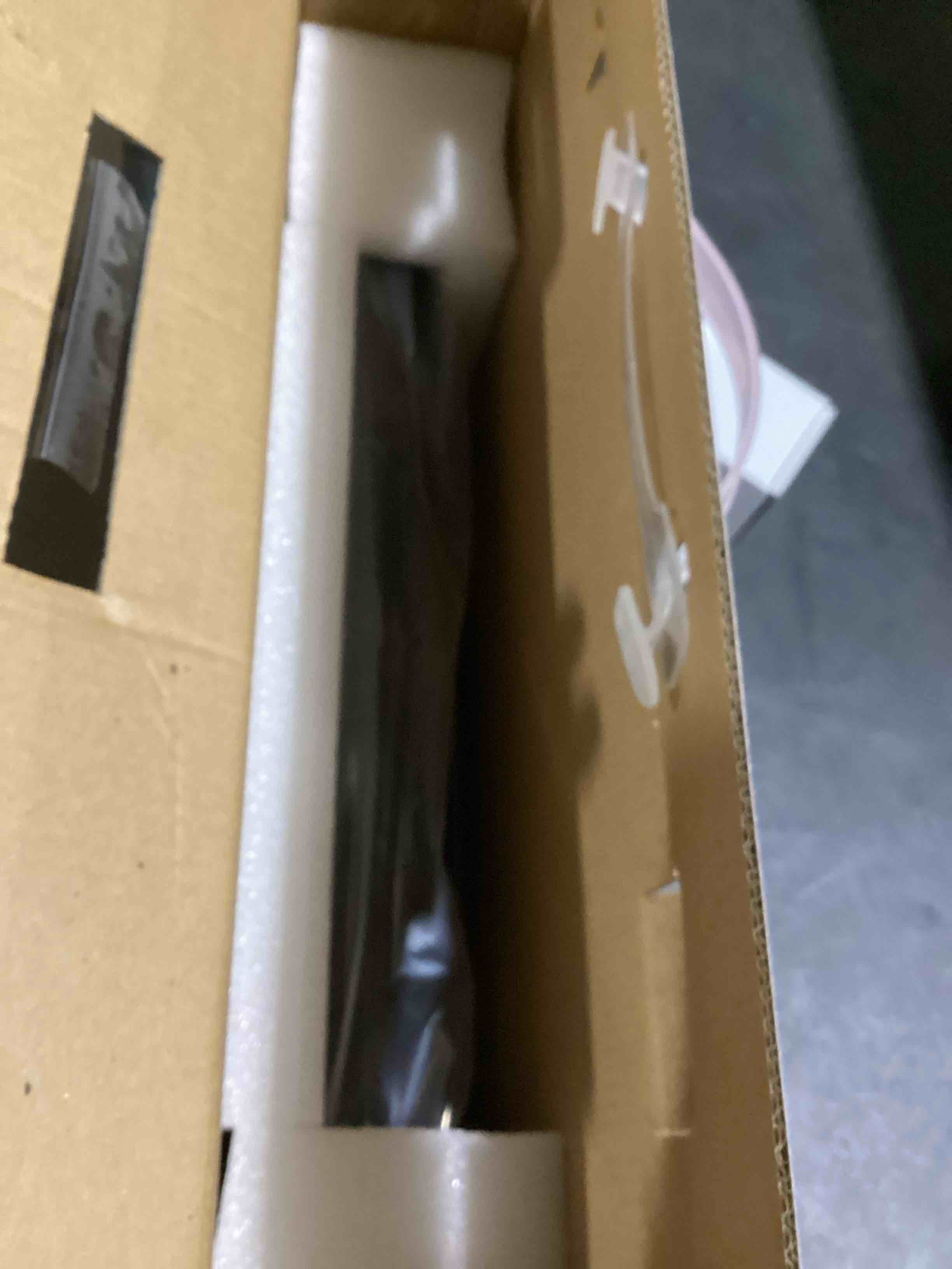 https://s3.amazonaws.com/lotting-images-prod/bidfta/GRA3565655_1752491454514.jpeg
