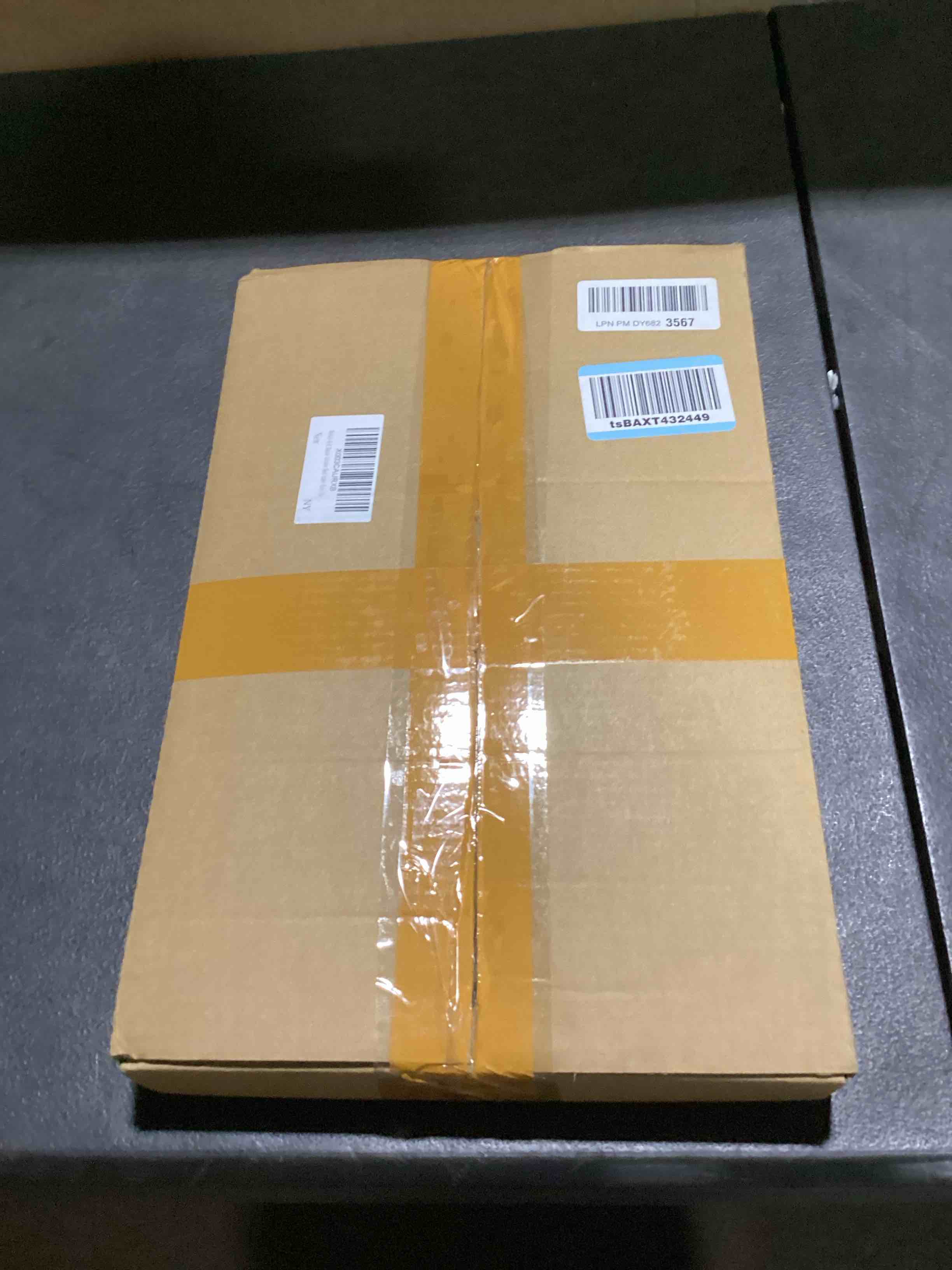 https://s3.amazonaws.com/lotting-images-prod/bidfta/GRA3565750_1752837661007.jpeg