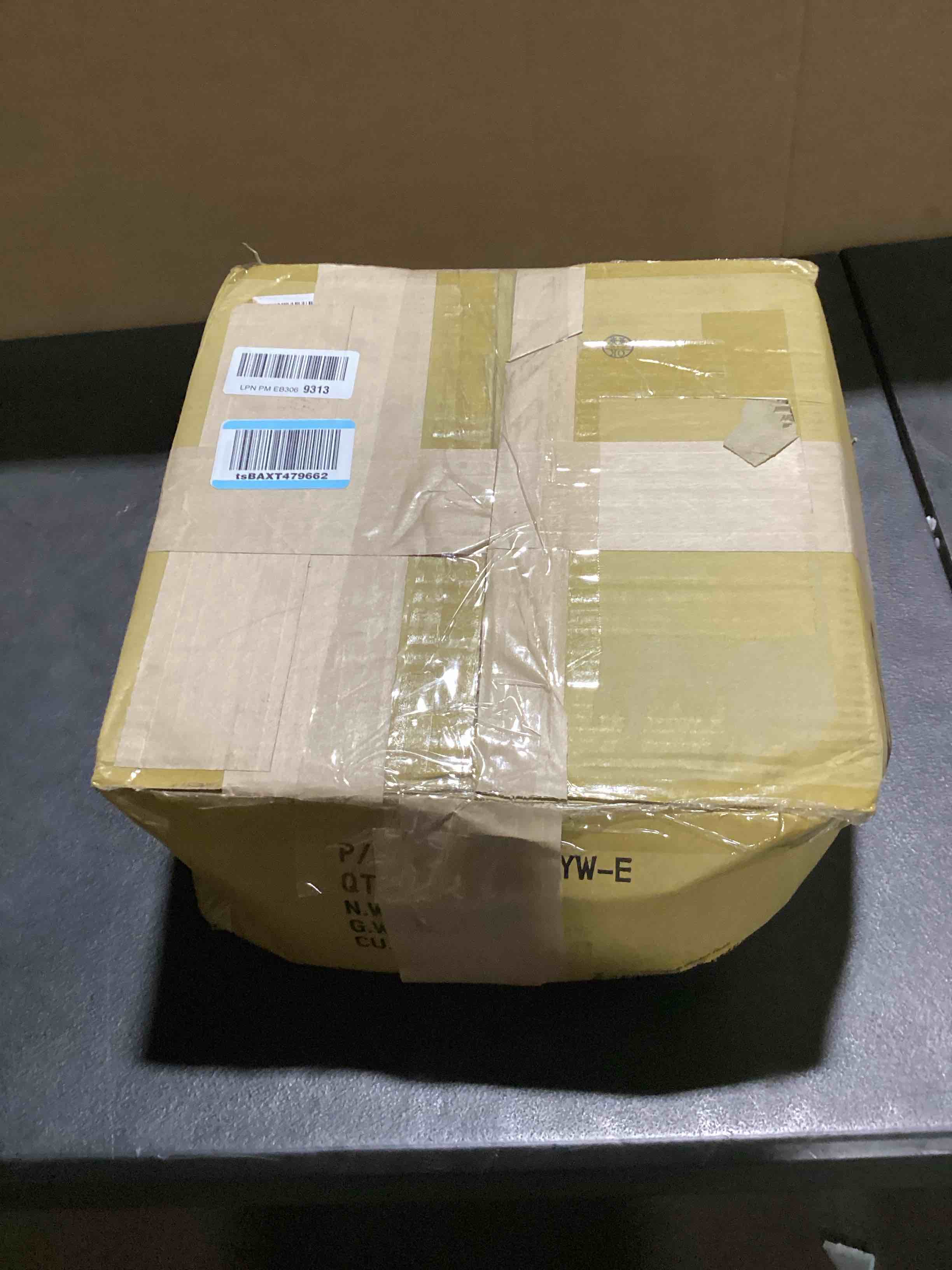 https://s3.amazonaws.com/lotting-images-prod/bidfta/GRA3565761_1752838406130.jpeg