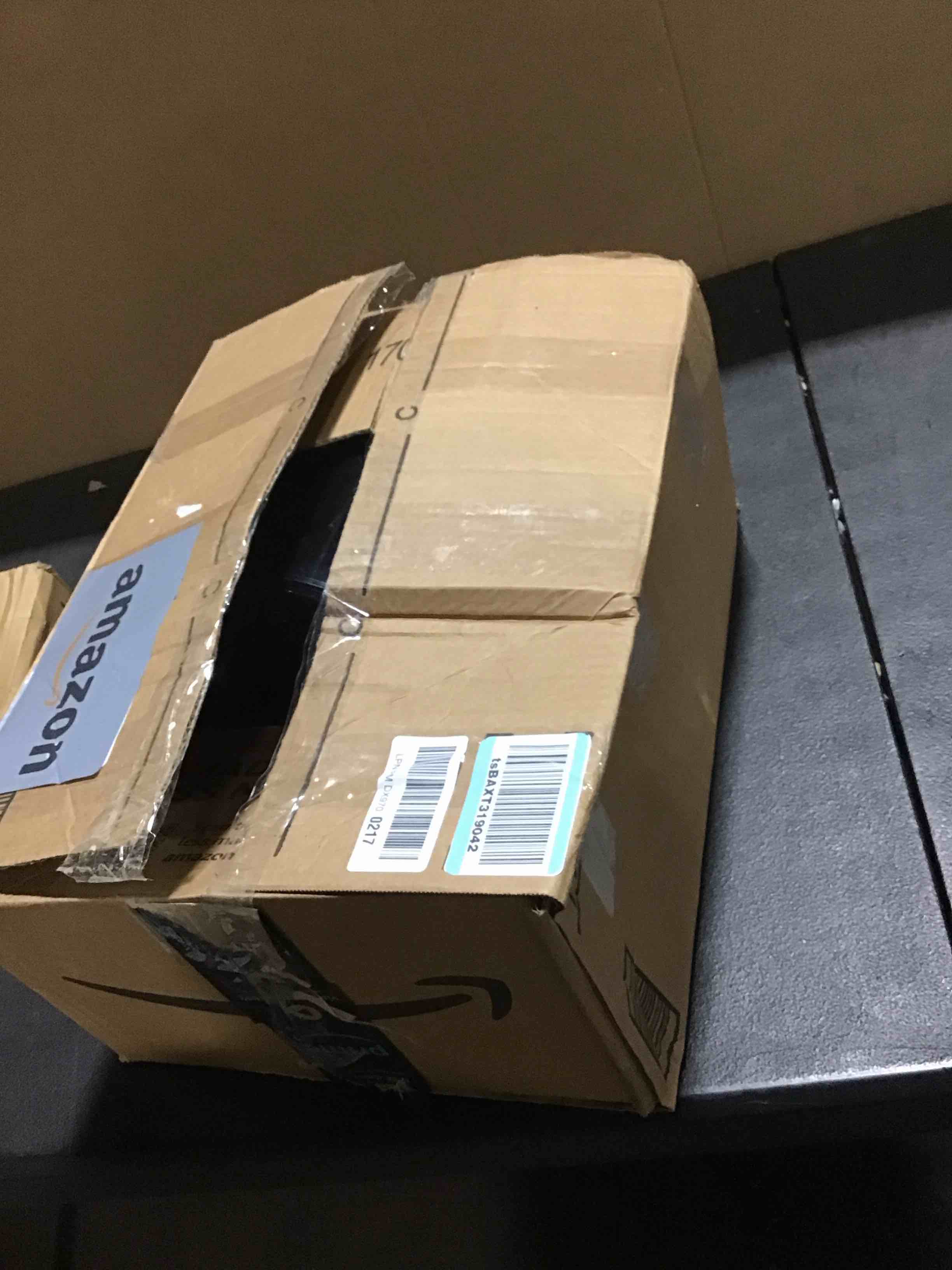 https://s3.amazonaws.com/lotting-images-prod/bidfta/GRA3565863_1752853268545.jpeg