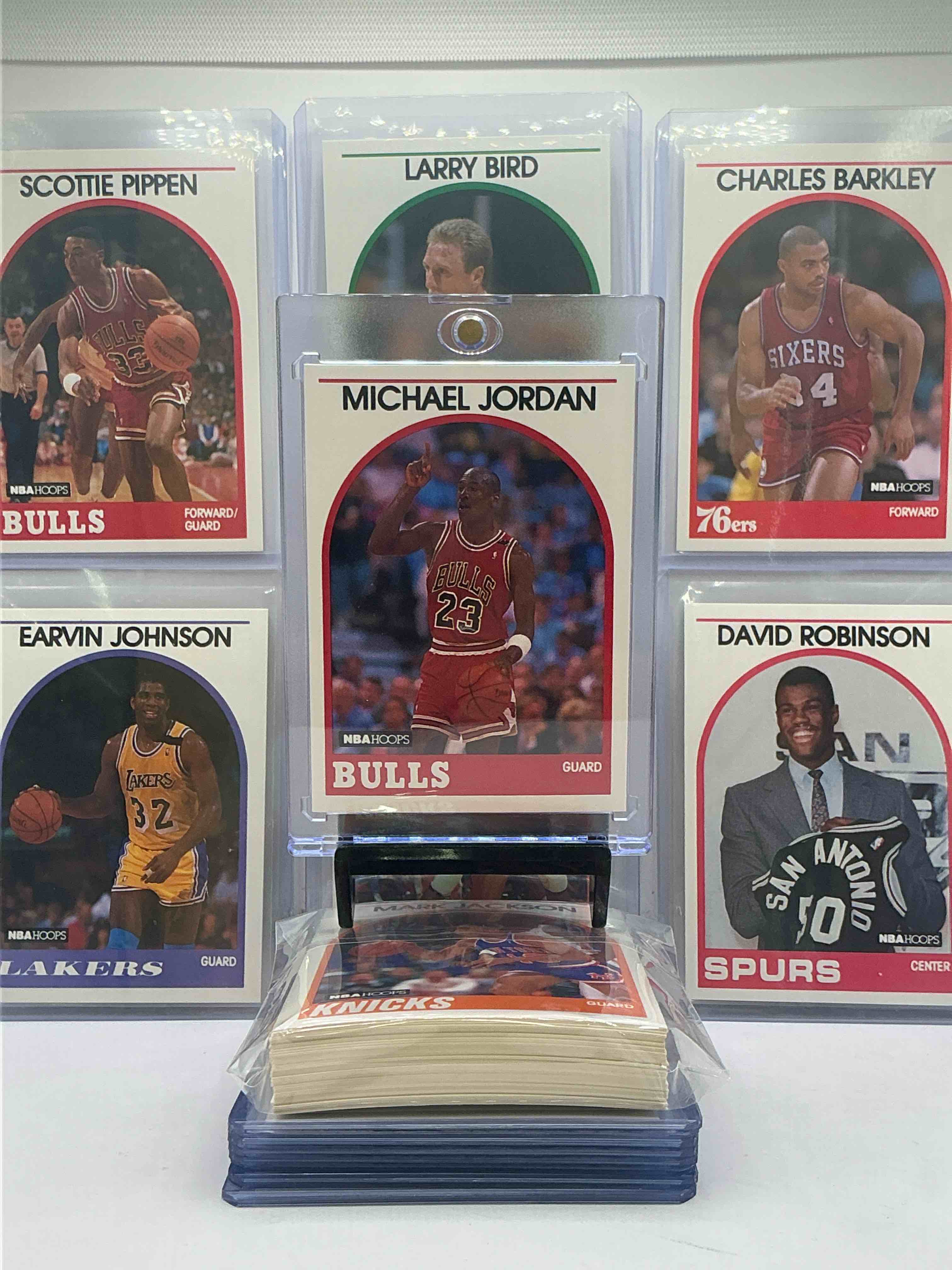 1989 NBA Basketball! David Robinson Rookie! 1989 NBA Card Combo! The BEST Cards From The Year! Michael Jordan, Magic Johnson, Larry Bird, Scottie Pippen, Charles Barkley, John Stockton, Reggie Miller, Isiah Thomas, Akeem Olajuwon, Clyde Drexler, Karl Malone & So Many More! 50 Card Lot! All Stars, Hall Of Famers, Champions & More, The Perfect Mix Of Miscellaneous '89 NBA Variety!