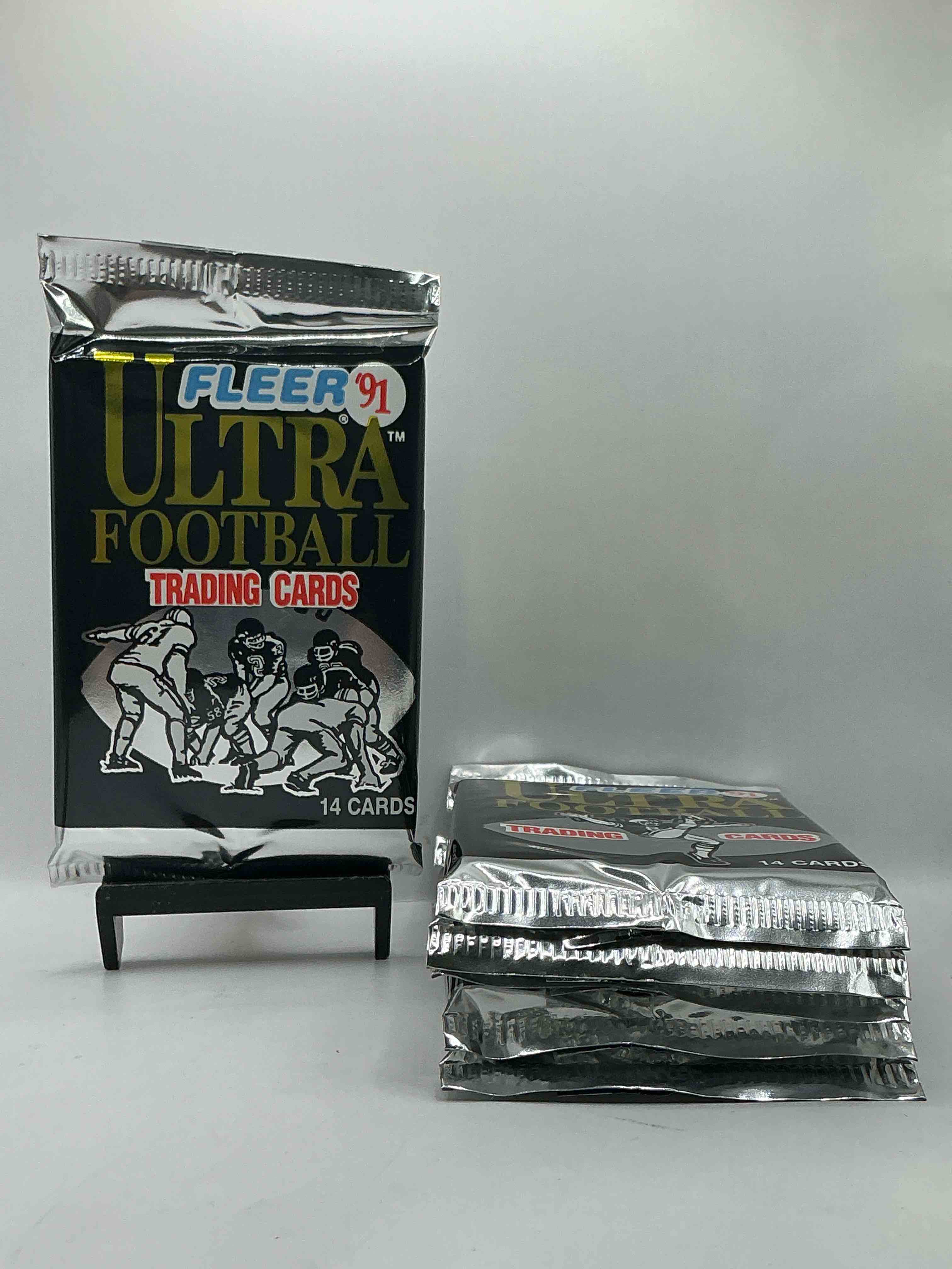 Brett Favre Rookie!? 1991 Fleer ULTRA Unopened Packs Straight From Original Box!Search For Brett Favre Rookie & Other Valuable Cards From Joe Montana Emmitt Smith & Barry Sanders!