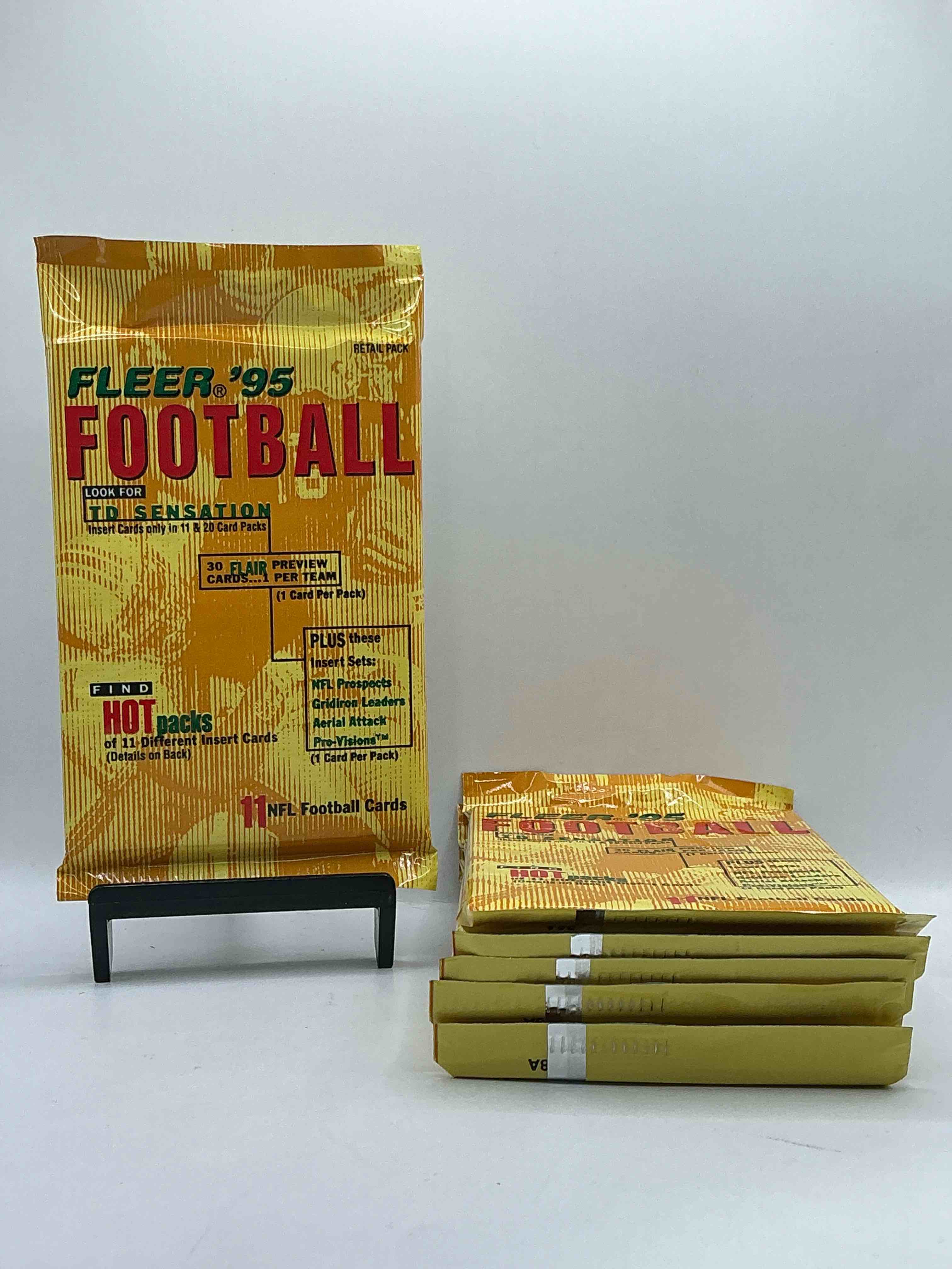 1995 Fleer Football! So Many Cool Inserts Possible! Look For Hot Packs, TD Sensation, Prospects, Gridiron, Aerial Attack, Pro Vision & More! Search For Legends Rookies, Heroes & More! 