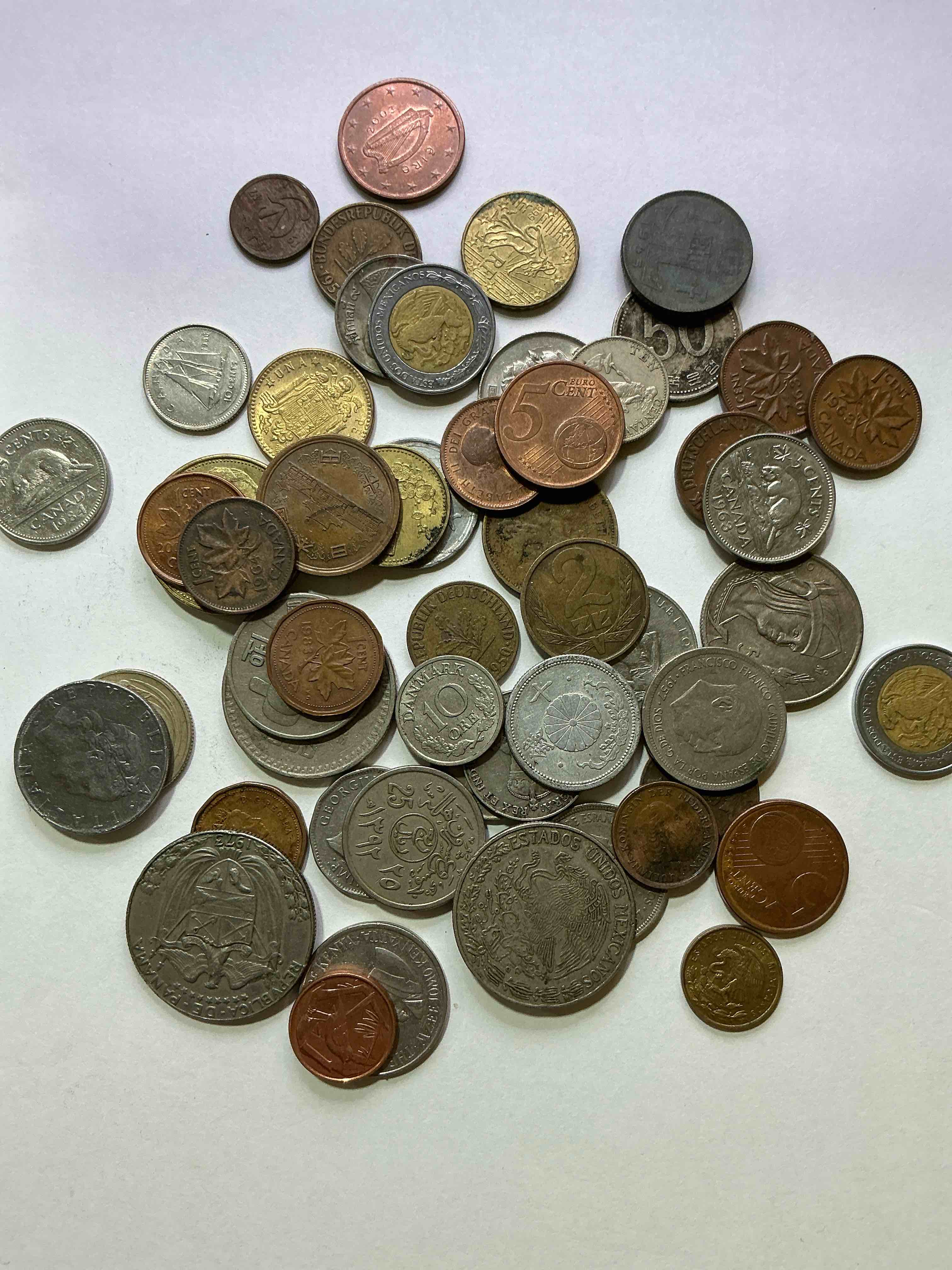 World Coins, Antique & Vintage! Each Lot Is Unique! Many Different Years, Countries, Sizes & Exotic Places. This Cool Collection Of Antique Coins From Around The World Is Loads Of Fun! Have Fun Identifying Each Coin & Country As A Great Educational Tool! A Great Investment Too!