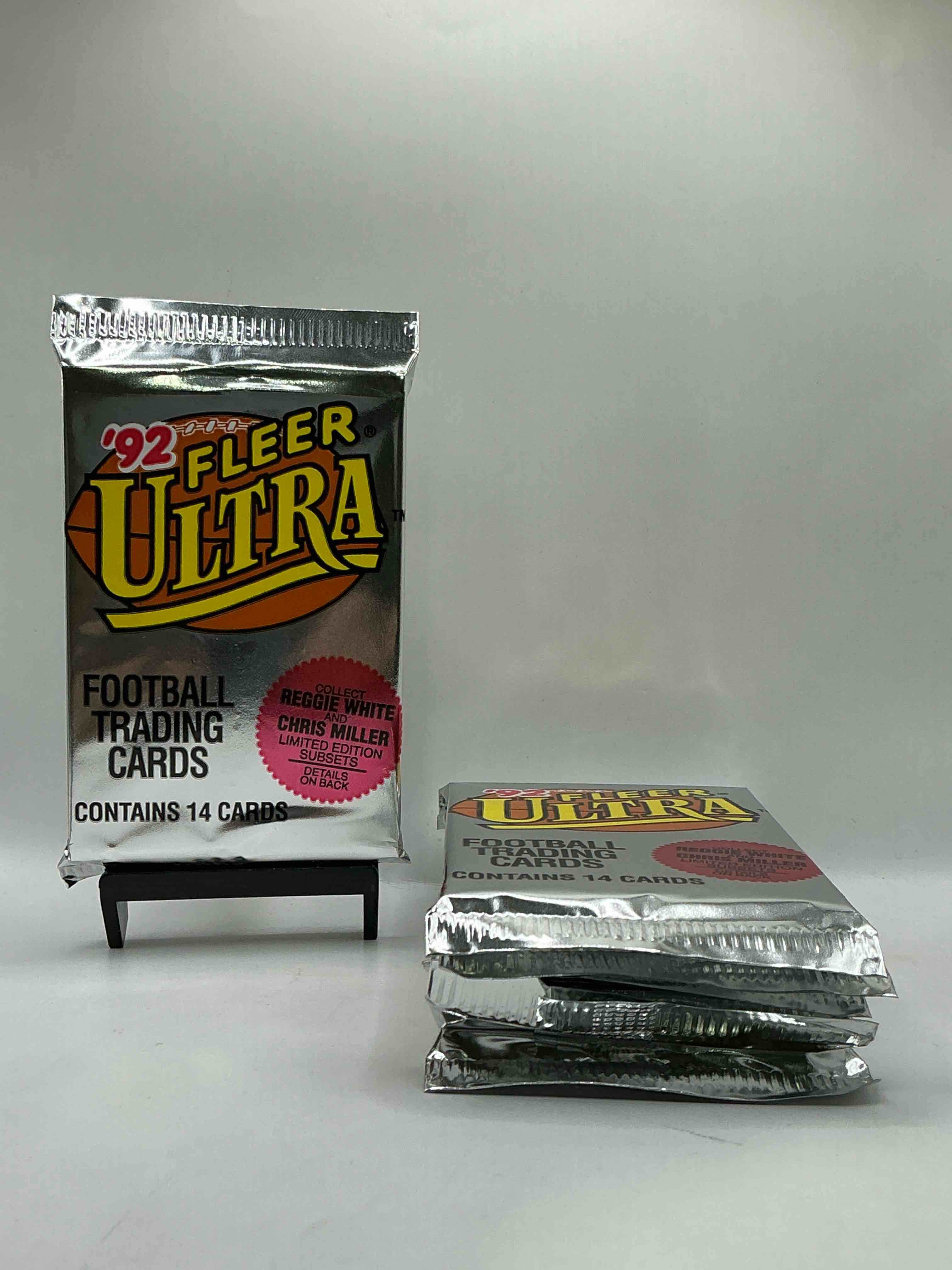 1992 Fleer Football Unopened Packs, Straight From Box! Search For Awesome Cards From Barry Sanders, Emmitt Smith, Brett Favre & Other 80's & Early 90's Stars! Also, Search For Mark Rypien Performance Highlights Cards!