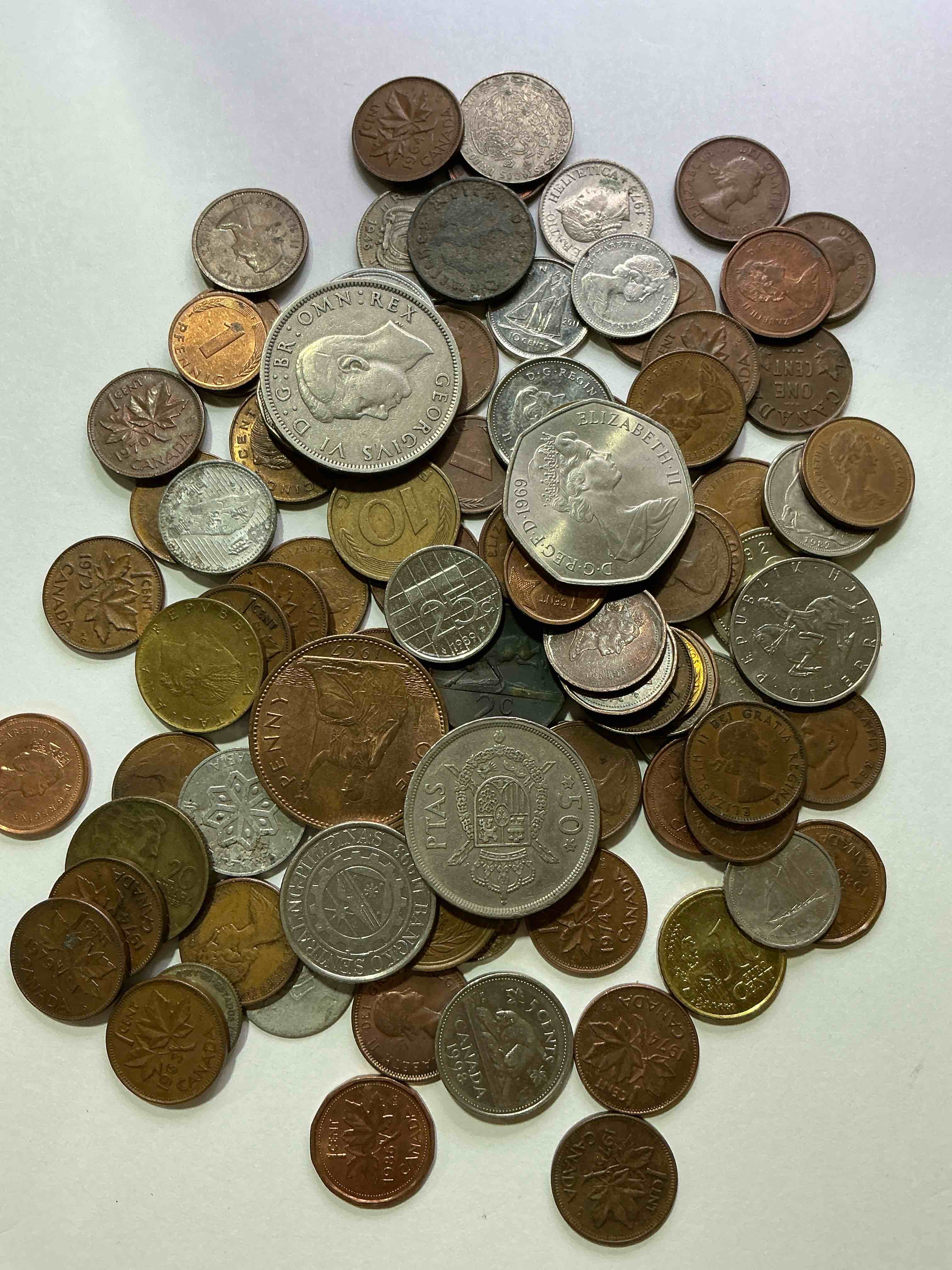 World Coins, Antique & Vintage! Each Lot Is Unique! Many Different Years, Countries, Sizes & Exotic Places. This Cool Collection Of Antique Coins From Around The World Is Loads Of Fun! Have Fun Identifying Each Coin & Country As A Great Educational Tool! A Great Investment Too!