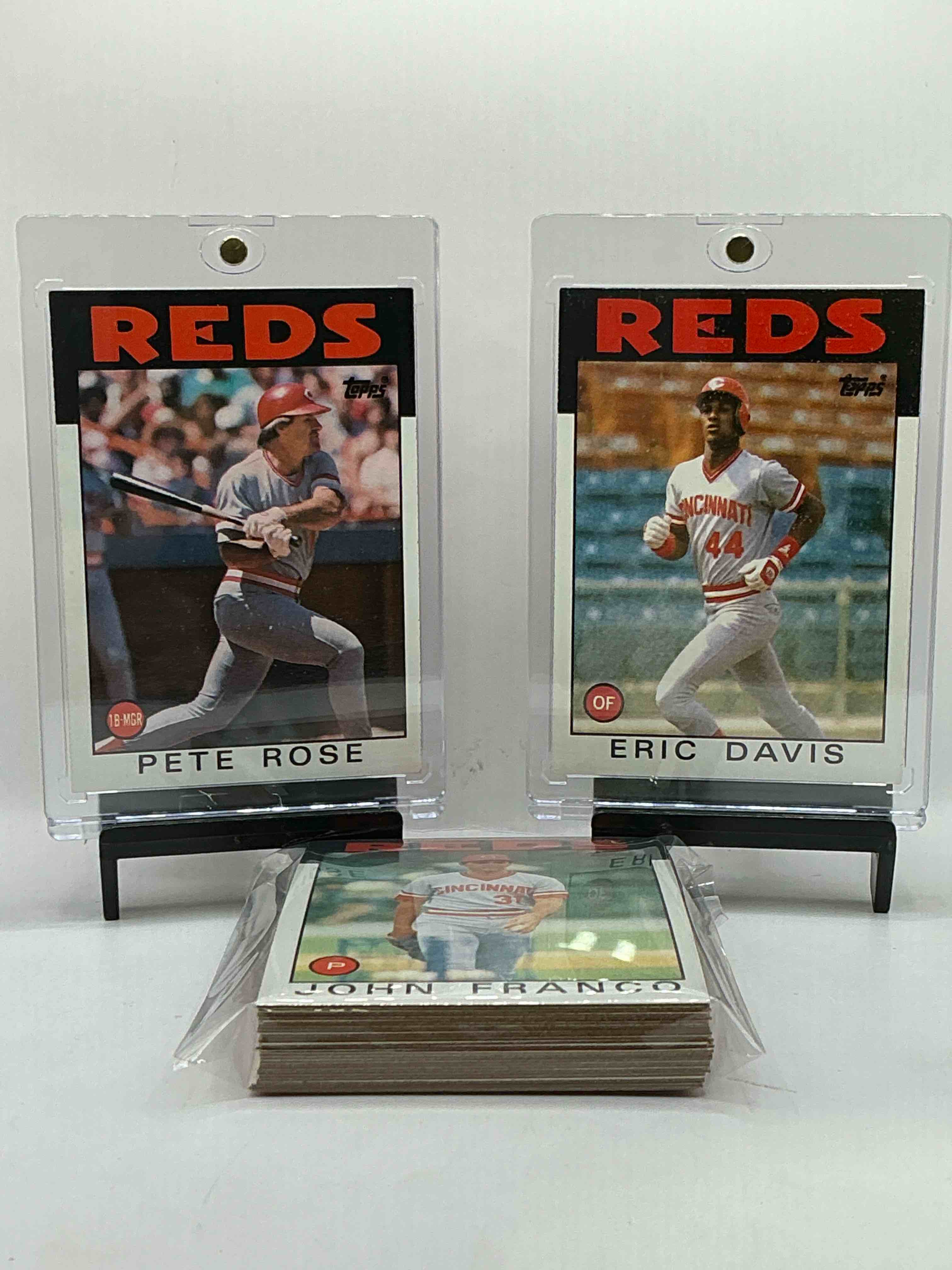 1986 Topps Baseball REDS Complete Set! 30 Card Reds Set, Including Multiple Pete Rose Cards! Legends Like Pete Rose, Eric Davis & So Many More! Perfect For Any Reds Fan! These Cards Are Rare & Hard To Come By!