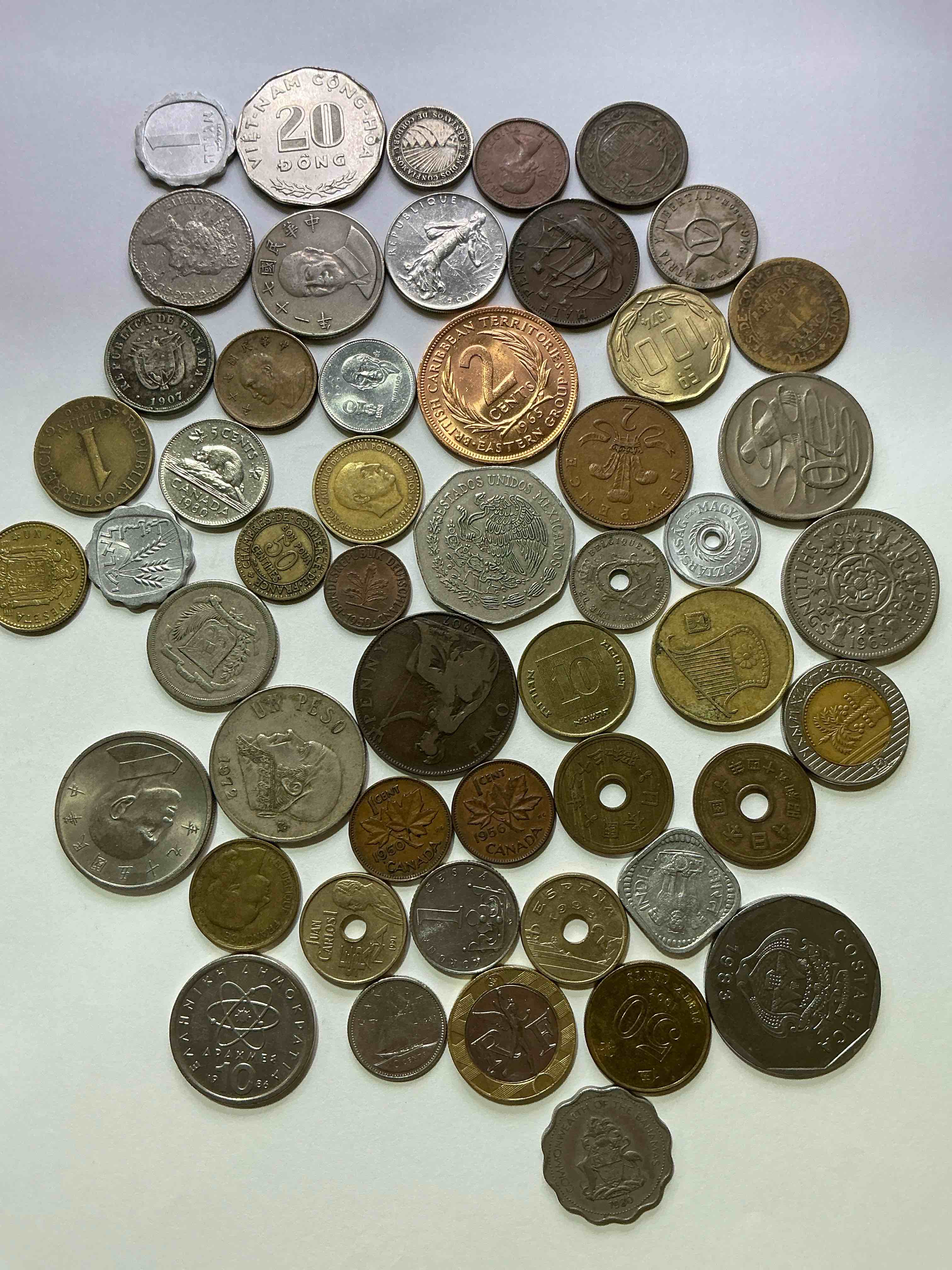 World Coins, Antique & Vintage! Each Lot Is Unique! Many Different Years, Countries, Sizes & Exotic Places. This Cool Collection Of Antique Coins From Around The World Is Loads Of Fun! Have Fun Identifying Each Coin & Country As A Great Educational Tool! A Great Investment Too!