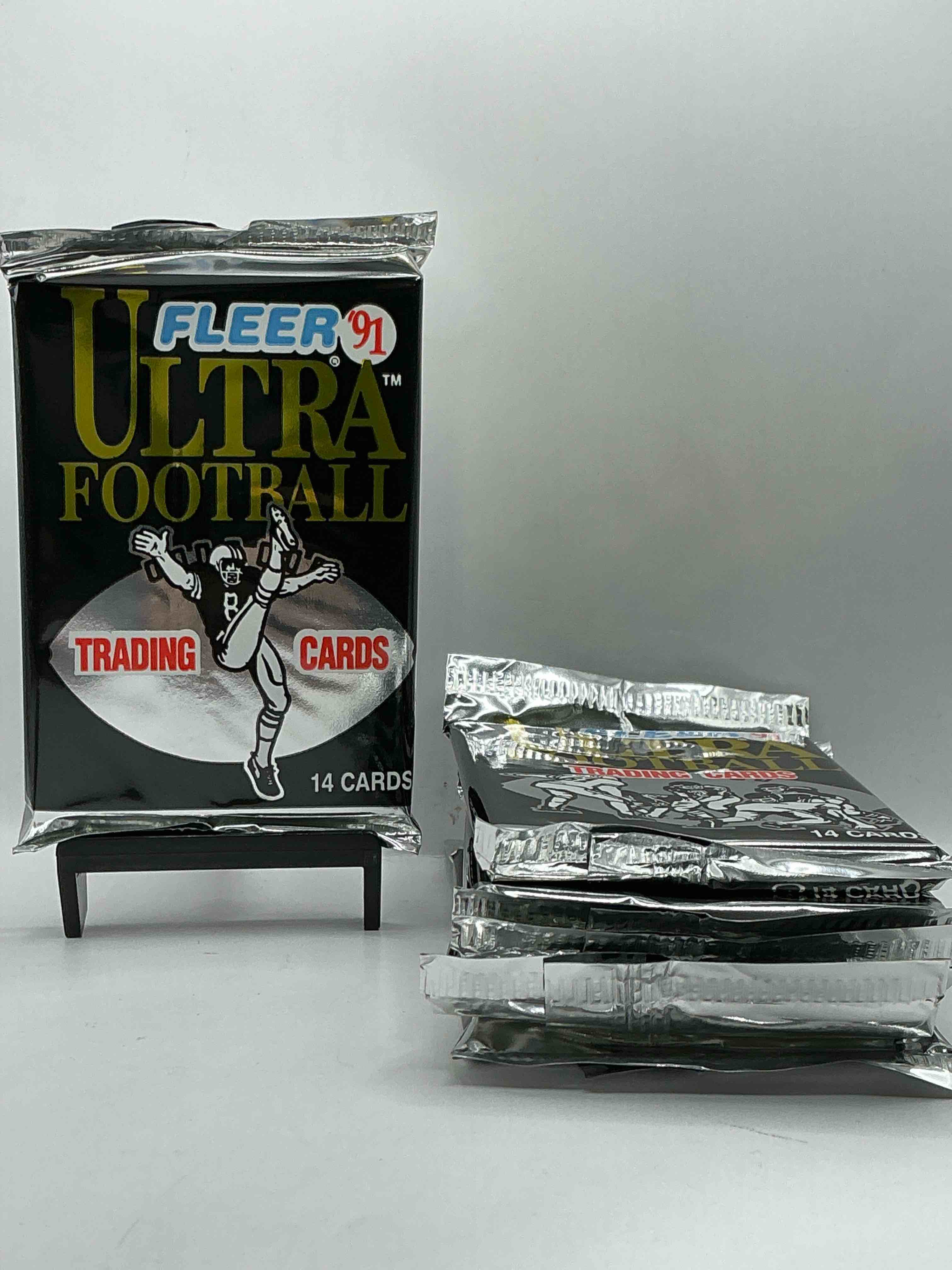 Brett Favre Rookie!? 1991 Fleer ULTRA Unopened Packs Straight From Original Box!Search For Brett Favre Rookie & Other Valuable Cards From Joe Montana Emmitt Smith & Barry Sanders!