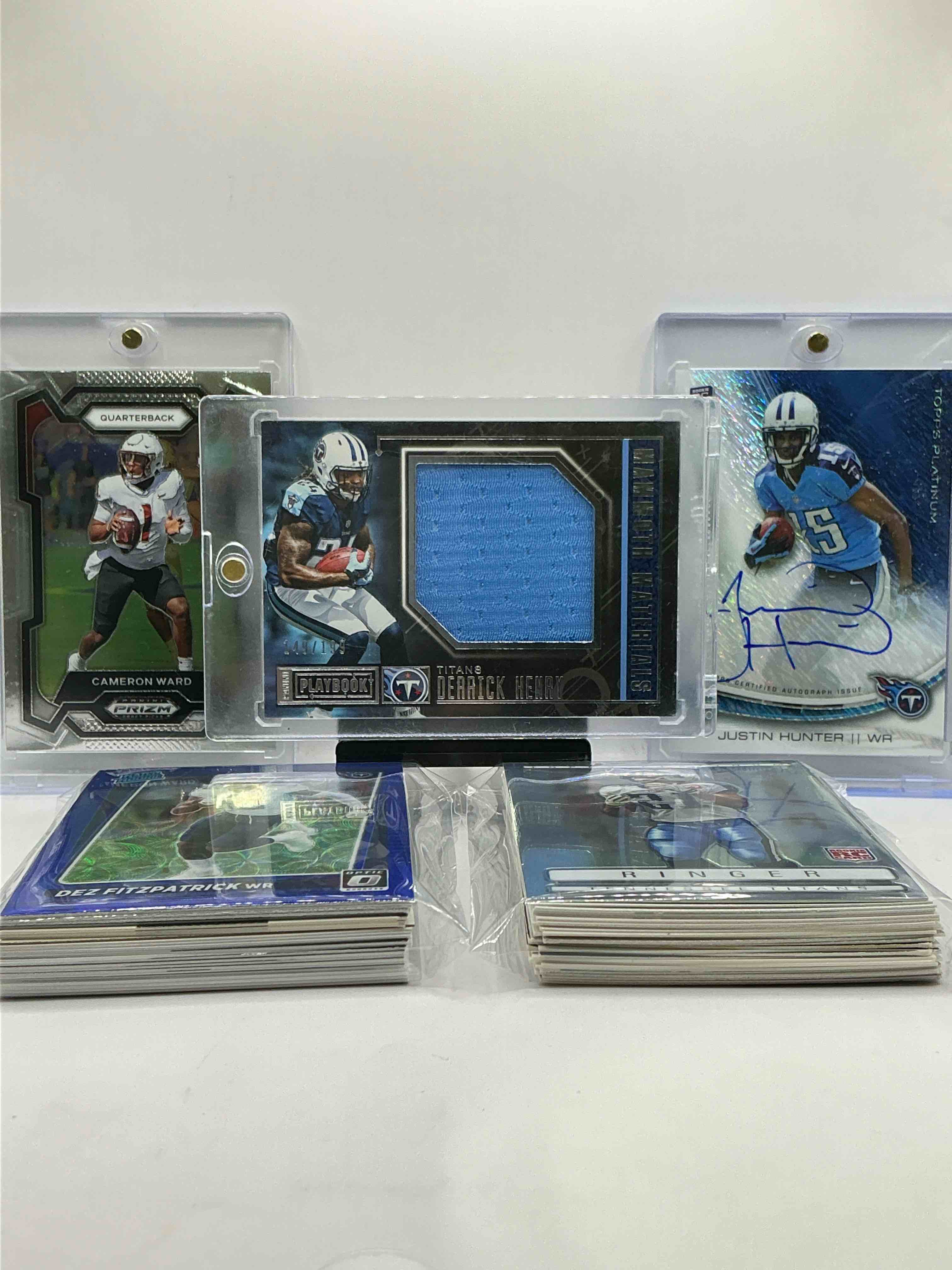 Derrick Henry Player Worn /199 Mammoth Materials Rookie Card, Cam Ward Prizm Rookie, Signed Justin Hunter On Card Auto /50, Commons, Legends, Heroes, Rookies & More! Titans 50 Card Lot… Filled With Vintage & New TITANS! Optic, Topps, Contenders & More!