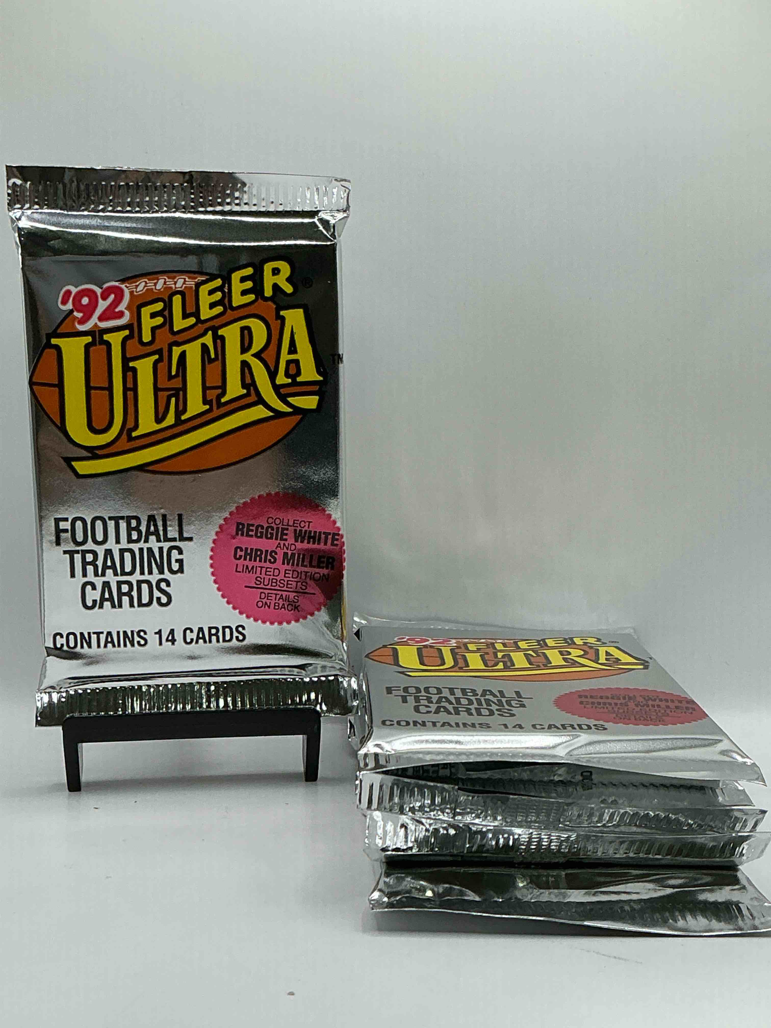 1992 Fleer Football Unopened Packs, Straight From Box! Search For Awesome Cards From Barry Sanders, Emmitt Smith, Brett Favre & Other 80's & Early 90's Stars! Also, Search For Mark Rypien Performance Highlights Cards!