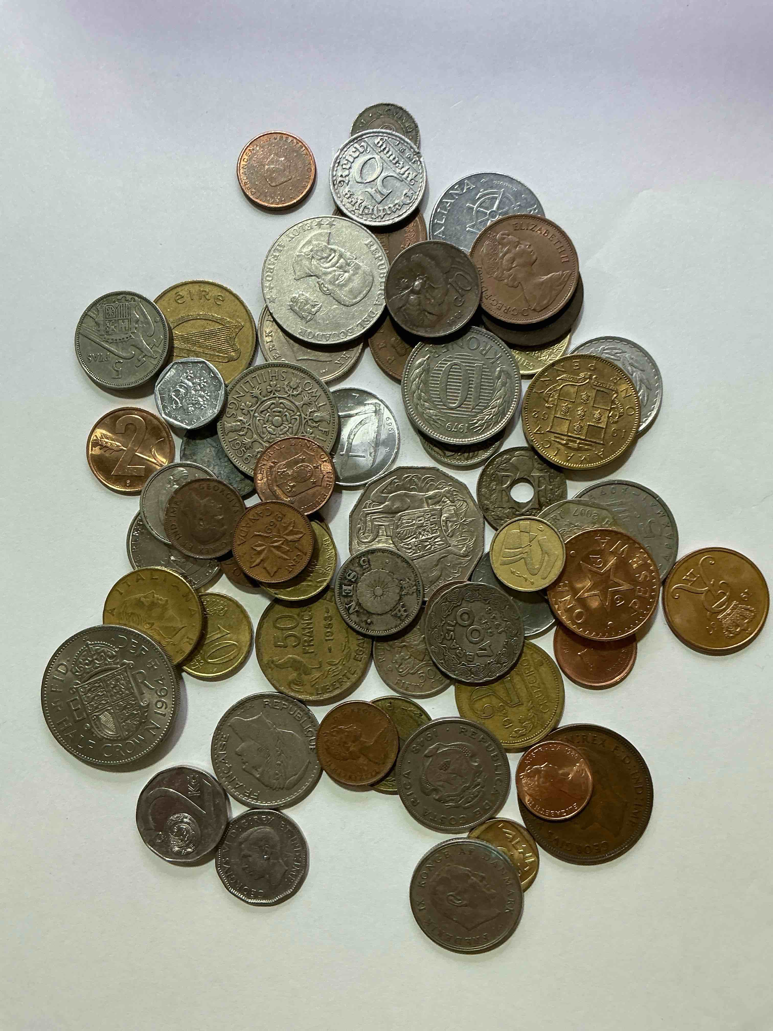 World Coins, Antique & Vintage! Each Lot Is Unique! Many Different Years, Countries, Sizes & Exotic Places. This Cool Collection Of Antique Coins From Around The World Is Loads Of Fun! Have Fun Identifying Each Coin & Country As A Great Educational Tool! A Great Investment Too!