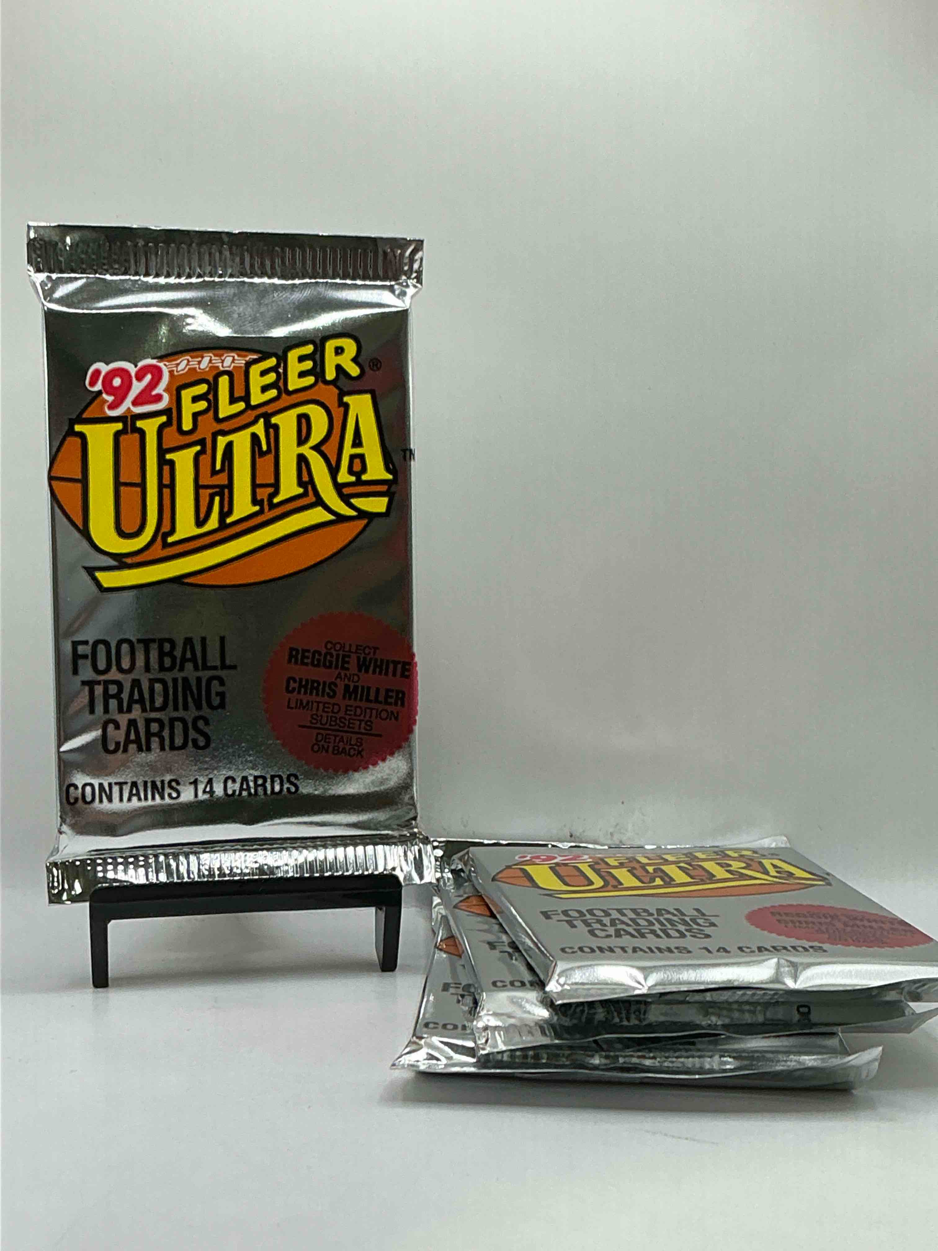 1992 Fleer Football Unopened Packs, Straight From Box! Search For Awesome Cards From Barry Sanders, Emmitt Smith, Brett Favre & Other 80's & Early 90's Stars! Also, Search For Mark Rypien Performance Highlights Cards!