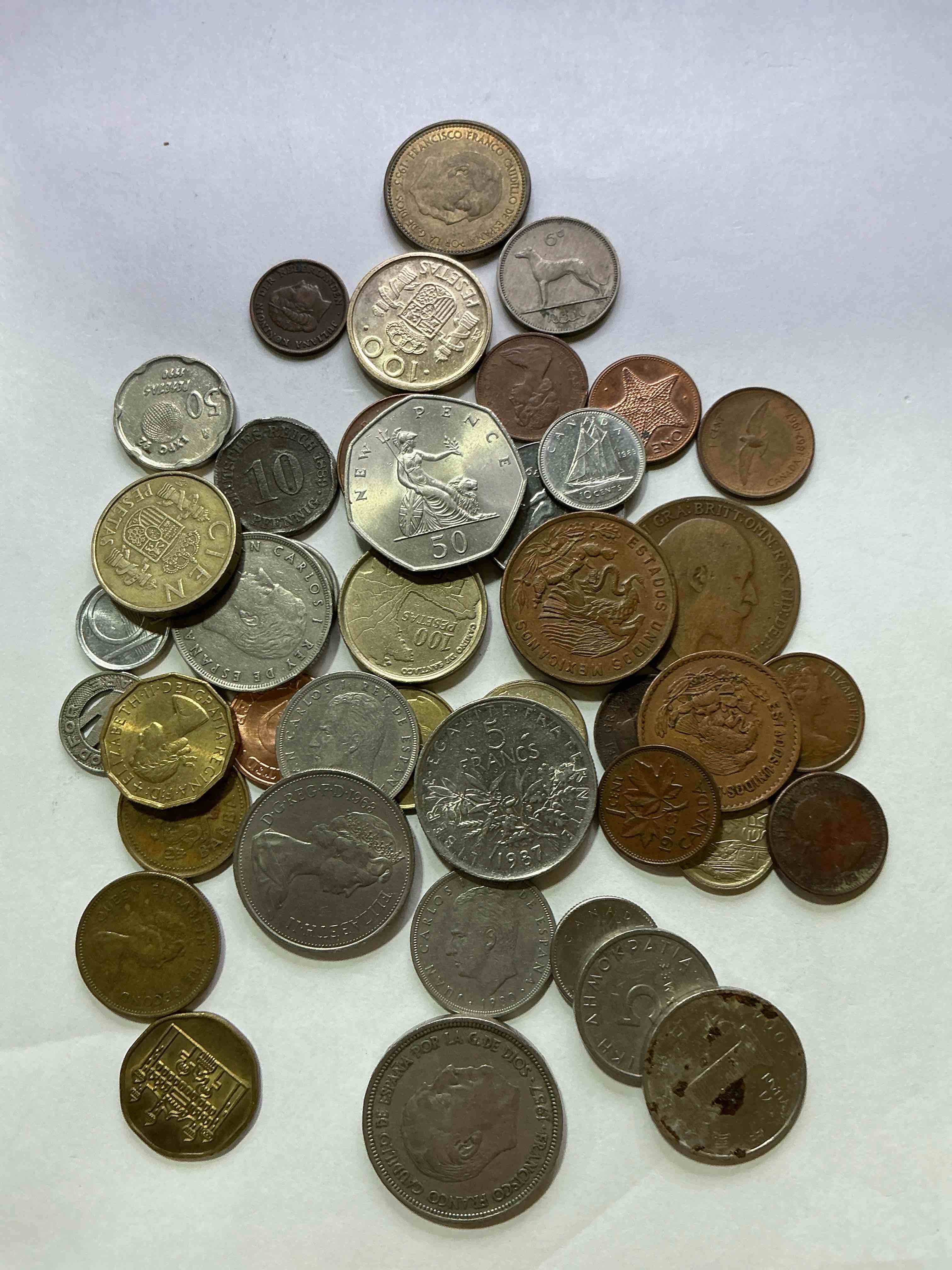 World Coins, Antique & Vintage! Each Lot Is Unique! Many Different Years, Countries, Sizes & Exotic Places. This Cool Collection Of Antique Coins From Around The World Is Loads Of Fun! Have Fun Identifying Each Coin & Country As A Great Educational Tool! A Great Investment Too!