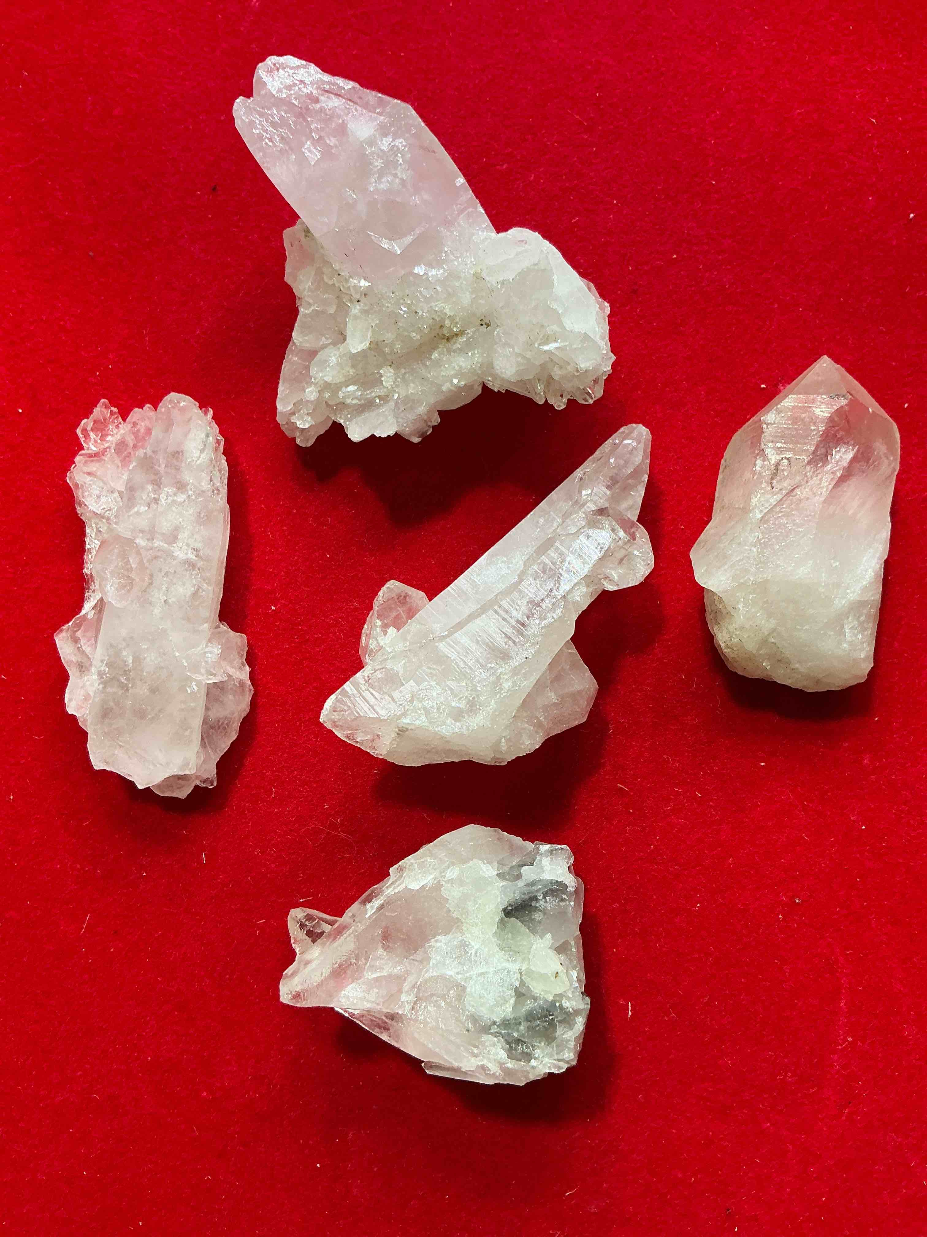 Genuine Quartz Pieces! Authentic Large, Beautiful Quartz Pieces! Quartz Is Believed To Have Many Healing Properties & Can Be Used For A Variety Of Cool Projects!