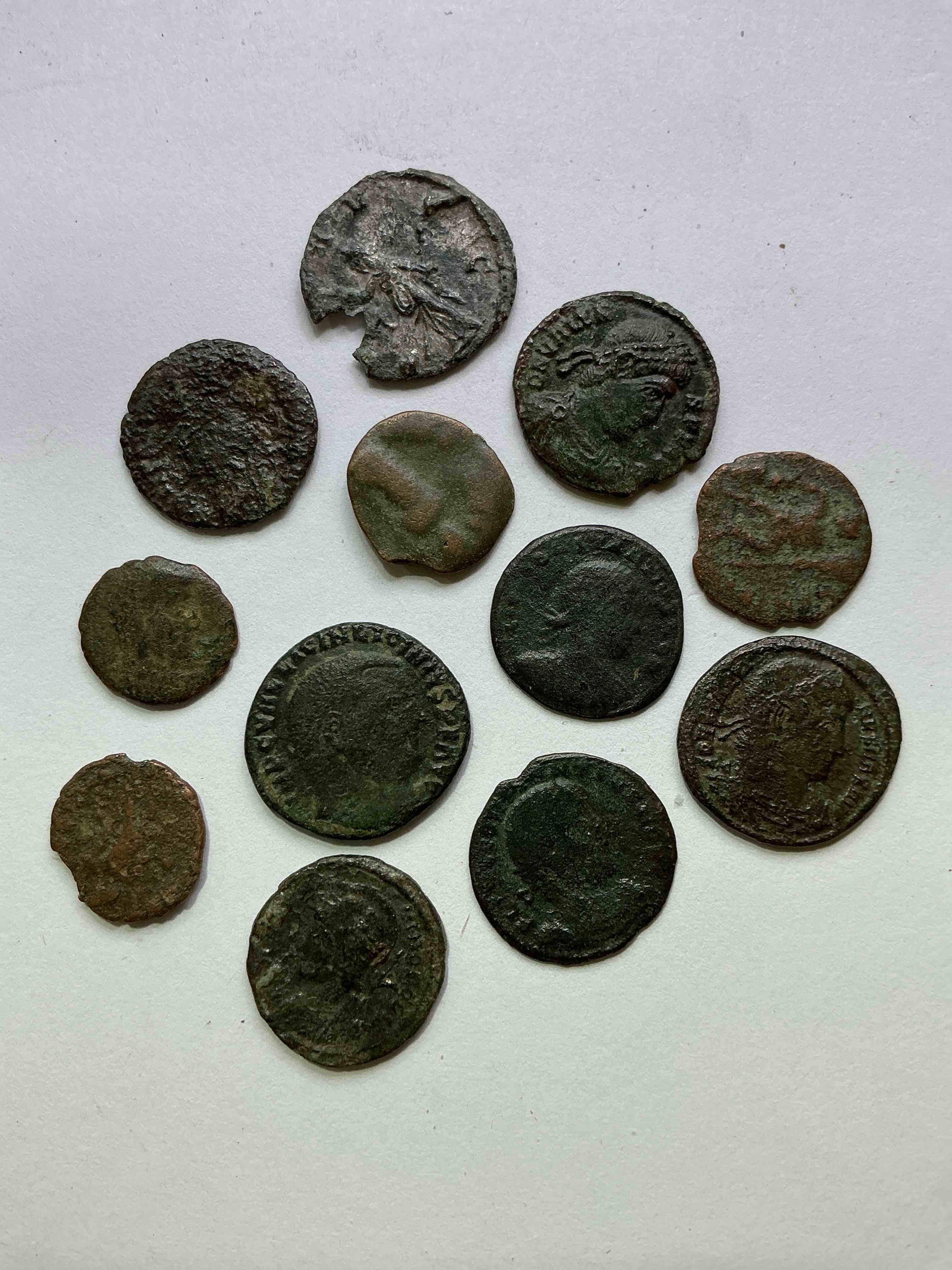 Ancient Roman Coins! 1,600-1700 YEARS OLD Approximately! Check Out These Amazing Authentic Pieces Of History, Ancient Roman Bronze Coins From The Approx 300 to 400 A.D Era... Serious Pieces Of History & Serious Colléctor Items! Own Authentic Pieces Of Ancient History!
