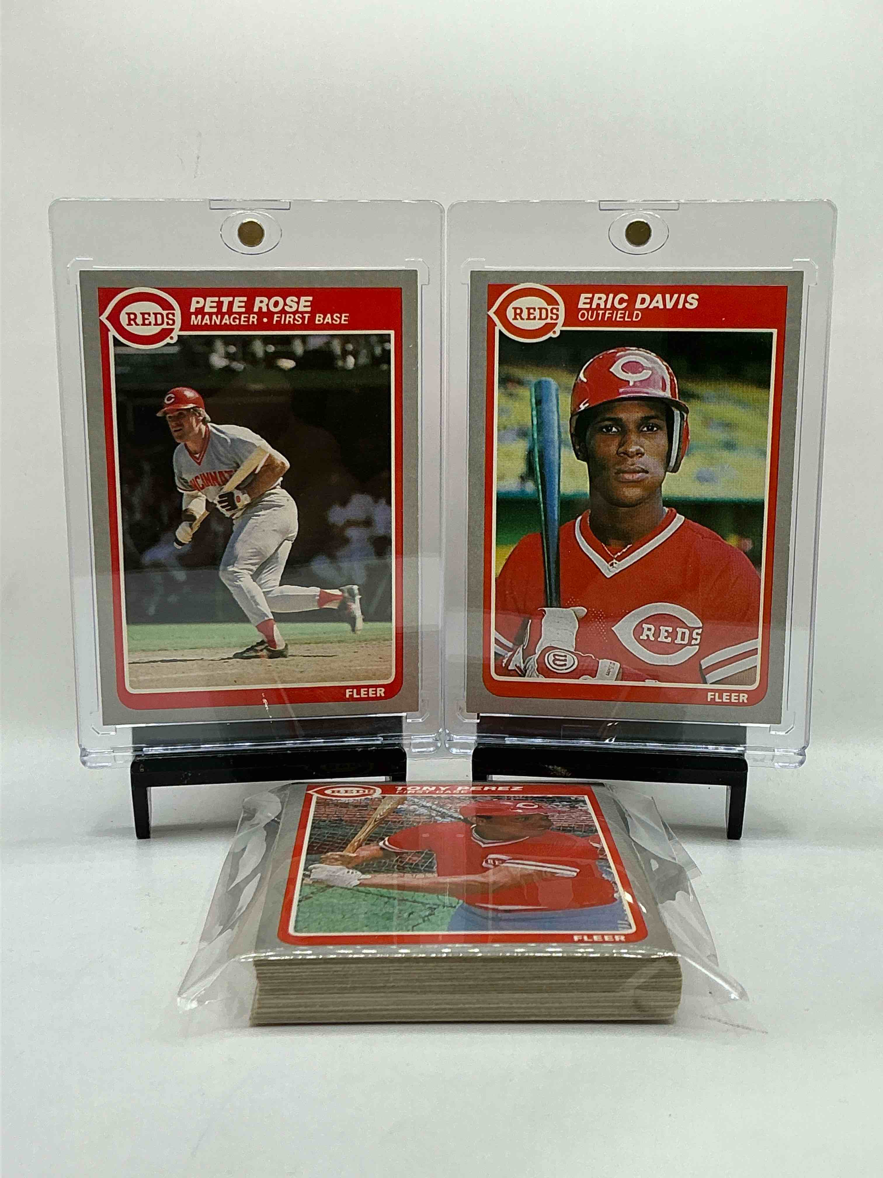1985 Reds Fleer Baseball Team Set! Vintage Reds Lot! Pete Rose, Eric Davis, Dave Concepción, Jeff Russell, Jeff, Russell, John Franco, Joe Price, Eddie Milner, J Tibbs,  Mario, Soto, Tony Perez, Ted Powell & More… Cincinnati Reds! 