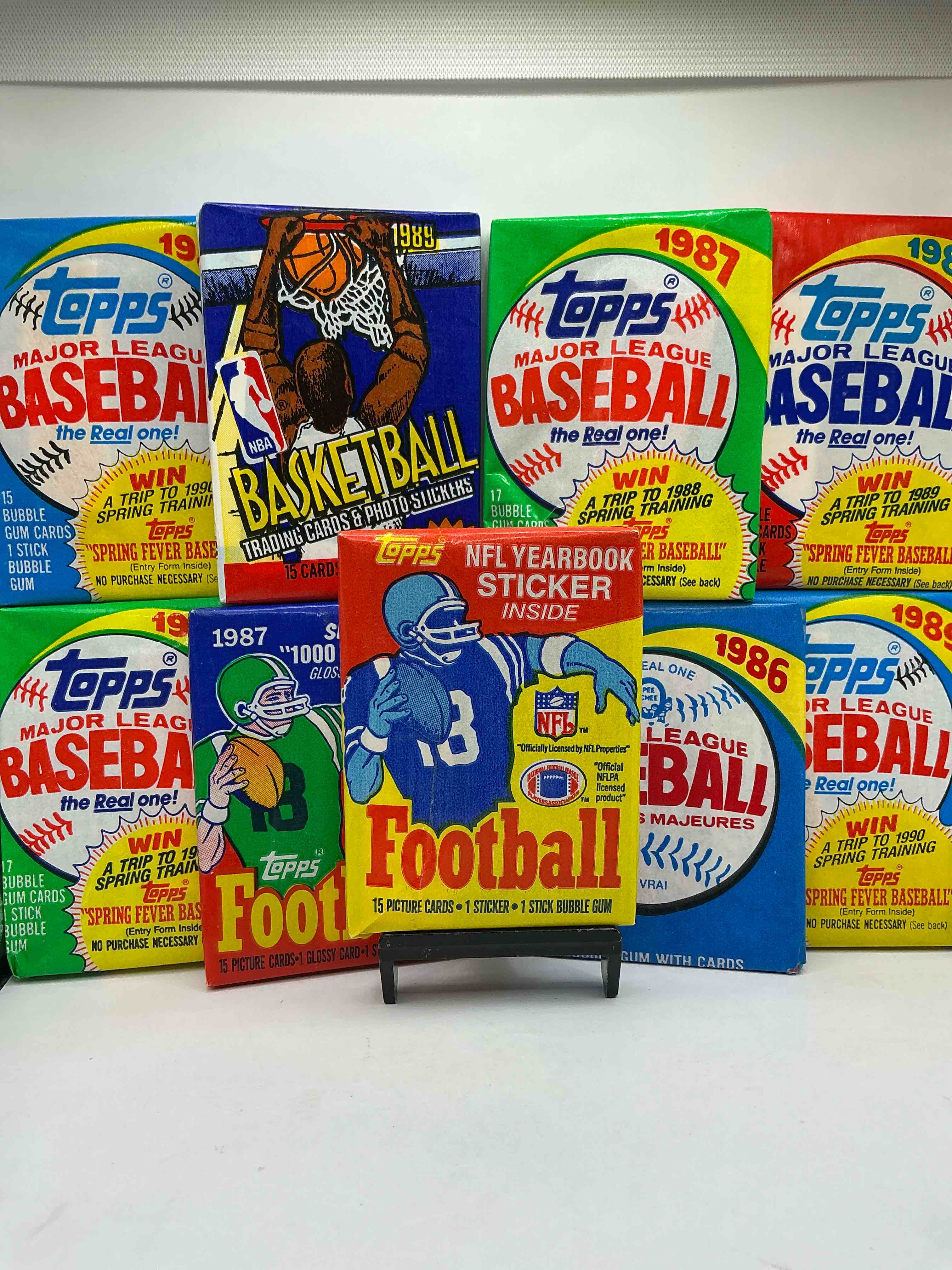 1989 Basketball & 1985 Football! WHAT!? 80’s Sports Fans! The Perfect Christmas Gift! This Rare Collection Of 80’s Wax Packs Are Perfect For Any Sports Fans! Baseball & Football Packs! Including The Ultra Rare 1985 & 1987 Football Wax Packs… Which Could Have Some INSANE Cards Inside! 80’s Baseball & Football!