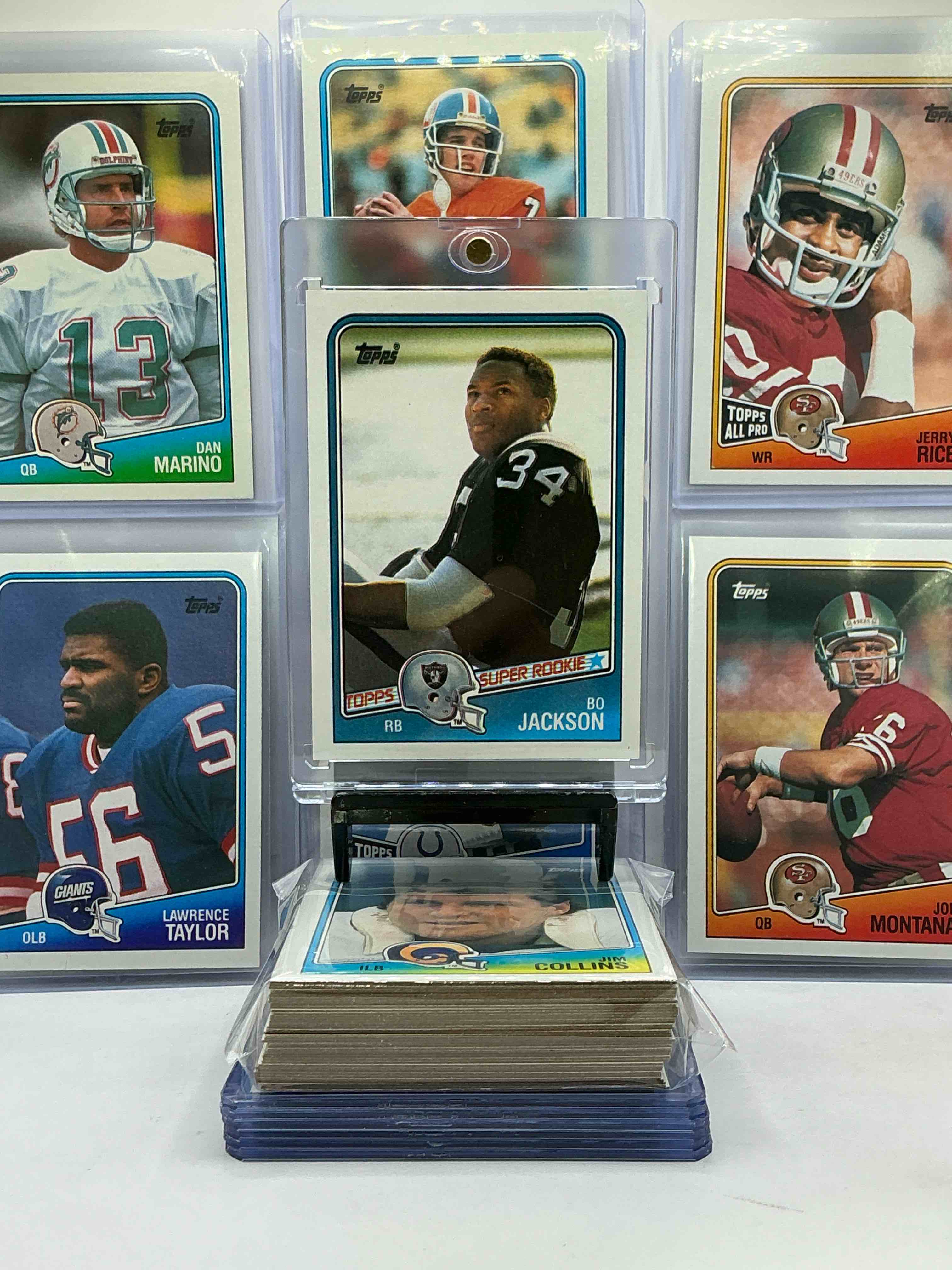 Bo Jackson Rookie! 1988 Topps Football 50 Card Lot! The Biggest Names From The Era! Jerry Rice, Joe Montana, Dan Marino, John Elway, Lawrence Taylor & More! Perfect For Any 80’s Baseball Fan… With Insane Bo Jackson Rookie Card! WOW!
