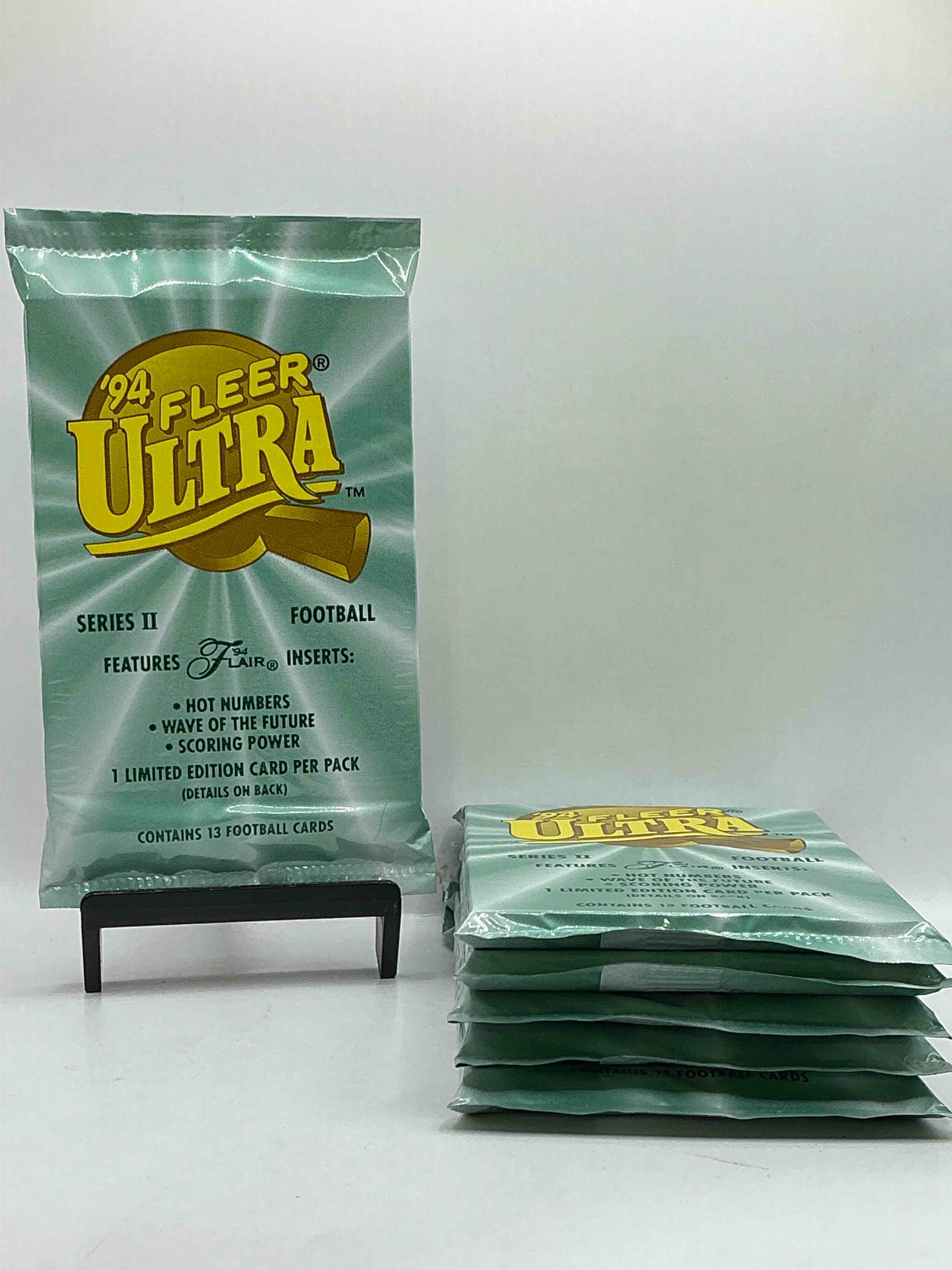 1994 Fleer Ultra Football Packs! Series II Unopened Packs! Look For Rare “Flair” Inserts Like Hot Numbers, Wave Of The Future, Scoring Power & More! Possible Rice, Montana, Elway & More!