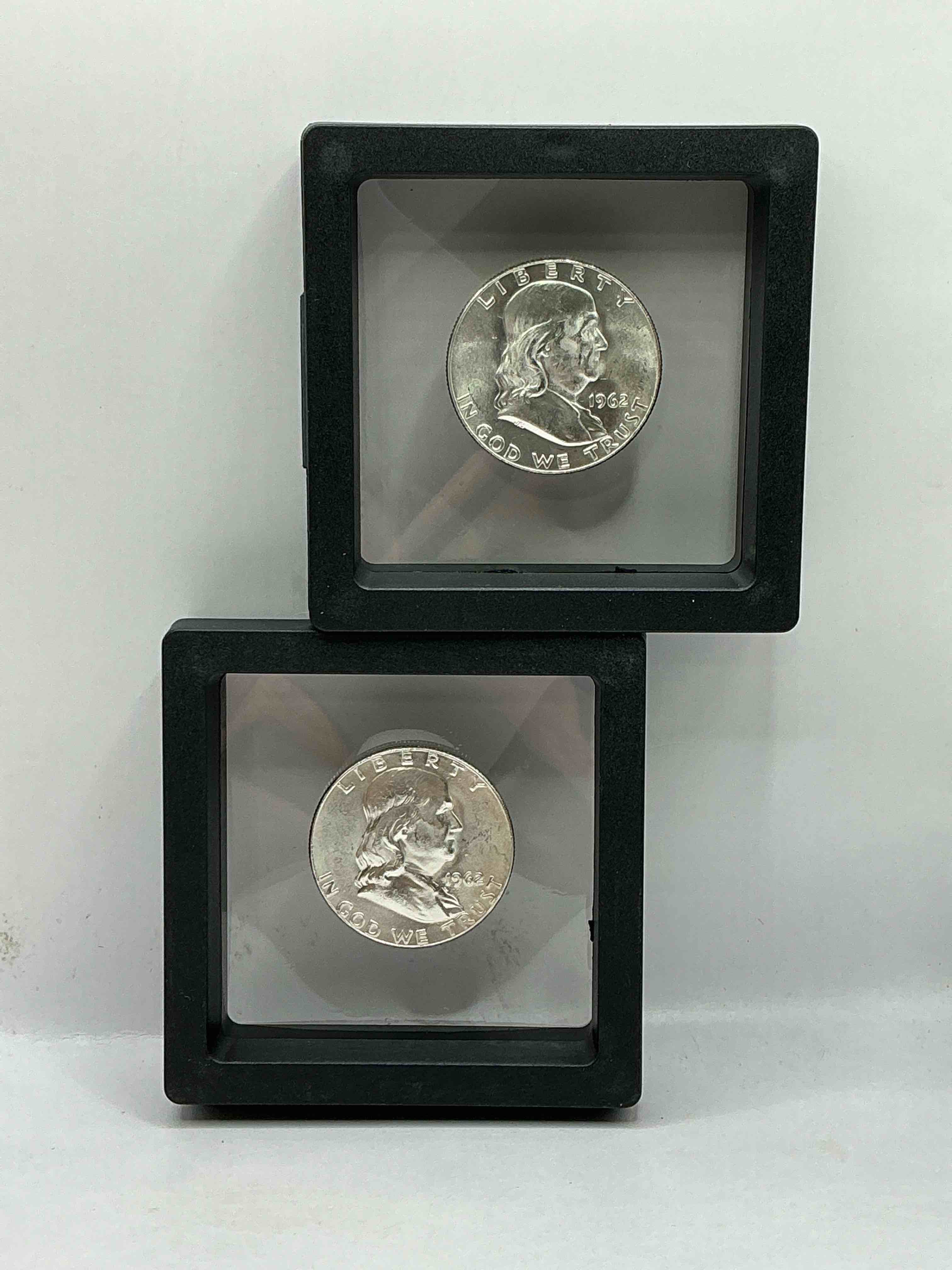 Uncirculated Ben Franklin Silver! Pre 1965 Silver U.S. Half Dollar Coins! Before 1965 American Half Dollars Were Actually Silver, Here Is A Gorgeous Example Of A Rare Ben Franklin Silver Half Dollar. Uncirculated, Great Condition & Great For Investing In Precious Metals! These Heavy Half Dollars Were Minted At 90% Silver and 10% Copper, Giving Them A Net Weight Of .36169 Ounces Of Pure Silver Per Coin! Getting Very Rare. Invest & Win!