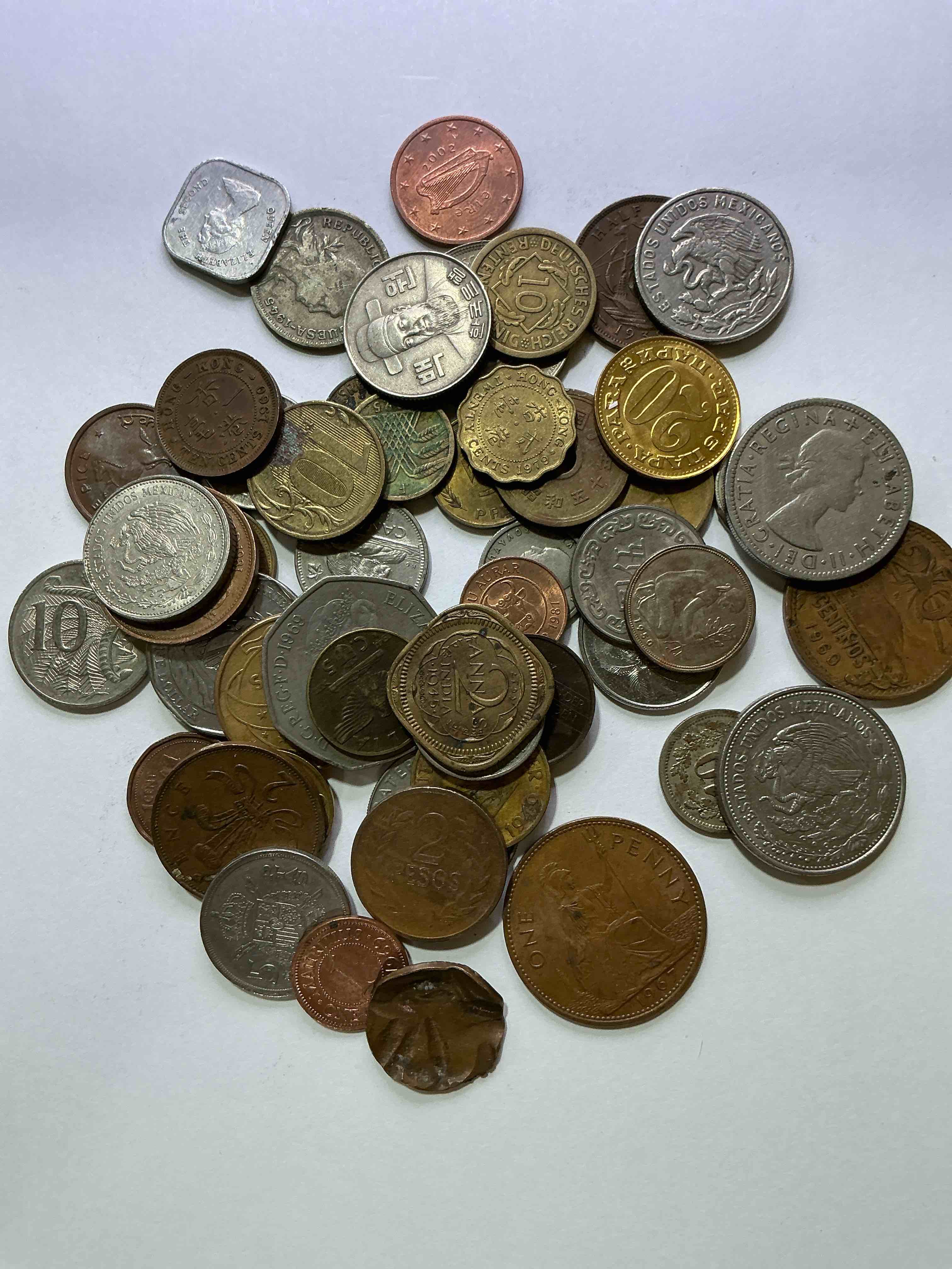 World Coins, Antique & Vintage! Each Lot Is Unique! Many Different Years, Countries, Sizes & Exotic Places. This Cool Collection Of Antique Coins From Around The World Is Loads Of Fun! Have Fun Identifying Each Coin & Country As A Great Educational Tool! A Great Investment Too!