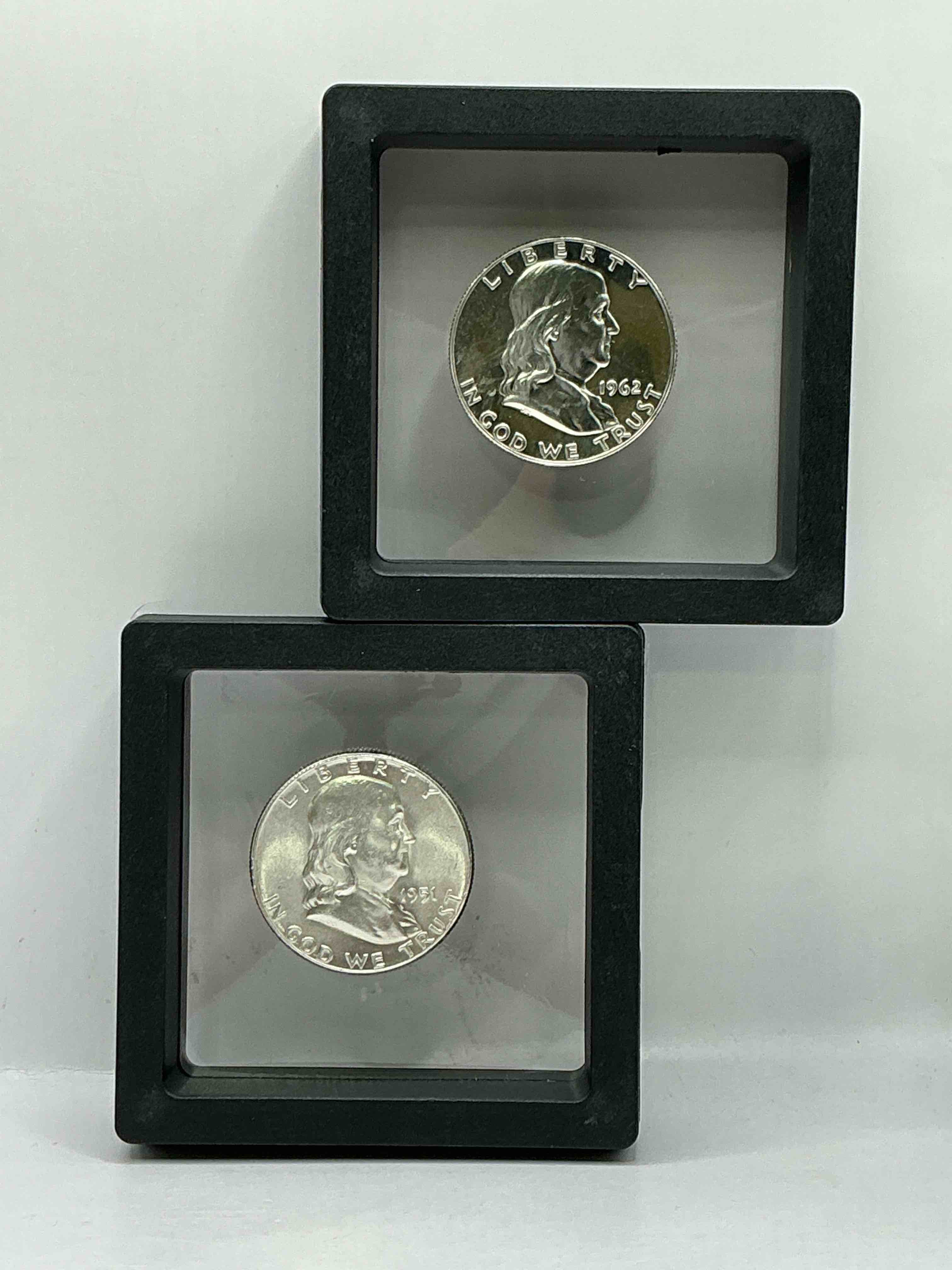 Uncirculated Ben Franklin Silver! Pre 1965 Silver U.S. Half Dollar Coins! Before 1965 American Half Dollars Were Actually Silver, Here Is A Gorgeous Example Of A Rare Ben Franklin Silver Half Dollar. Uncirculated, Great Condition & Great For Investing In Precious Metals! These Heavy Half Dollars Were Minted At 90% Silver and 10% Copper, Giving Them A Net Weight Of .36169 Ounces Of Pure Silver Per Coin! Getting Very Rare. Invest & Win!