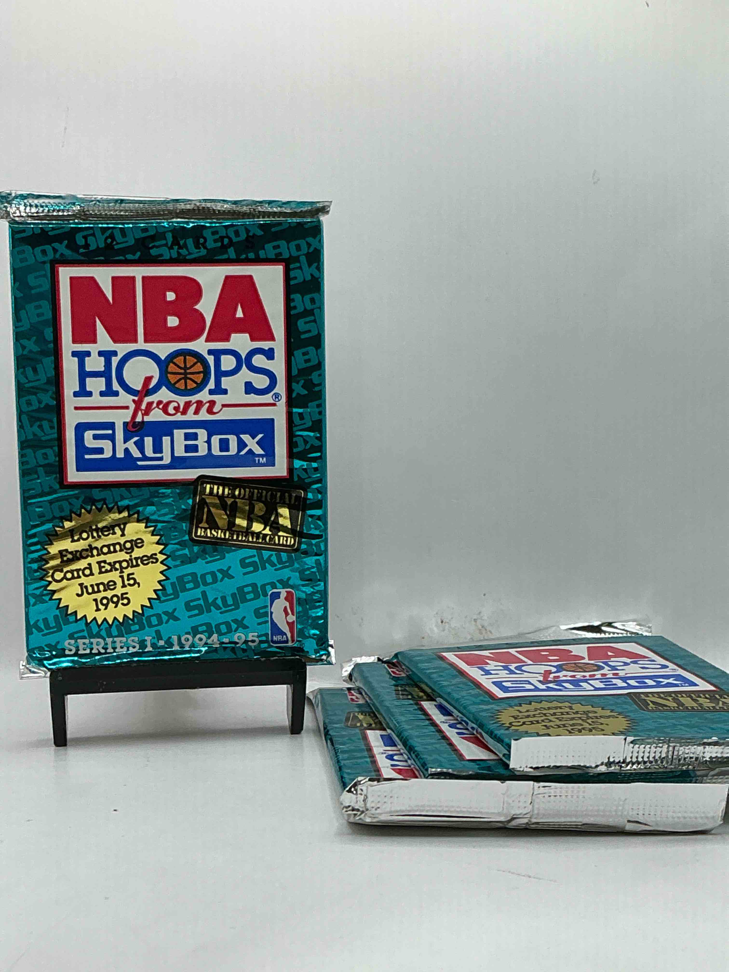 NBA Hoops 1994-95 SKYBOX Official NBA Basketball Card Series 1 Unopened Packs! Look For Legends Like Shaq & More!