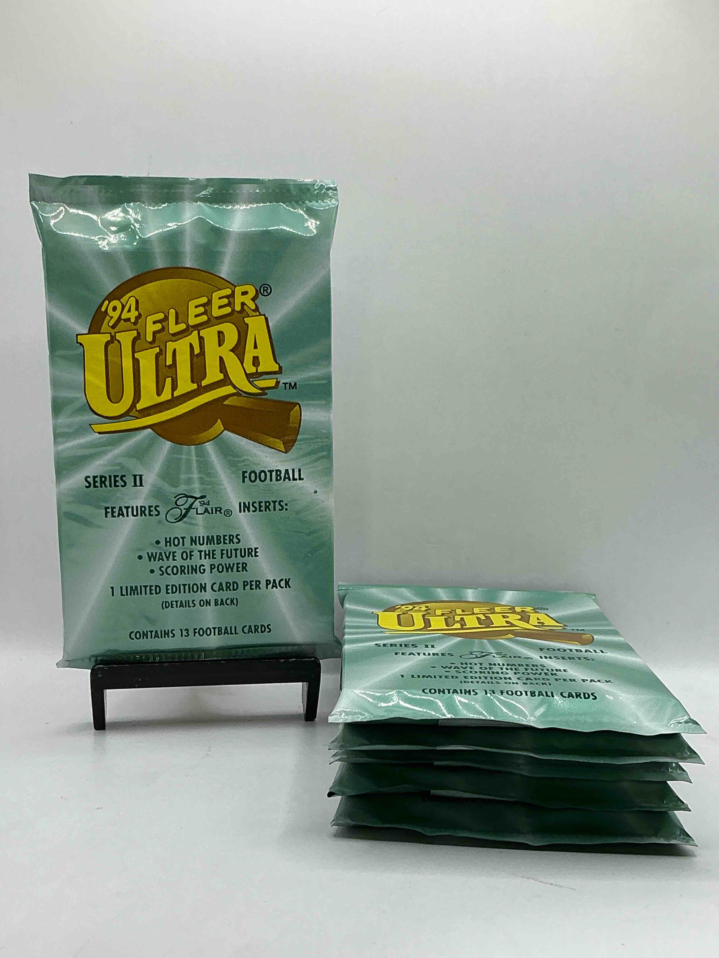 1994 Fleer Ultra Football Packs! Series II Unopened Packs! Look For Rare “Flair” Inserts Like Hot Numbers, Wave Of The Future, Scoring Power & More! Possible Rice, Montana, Elway & More!