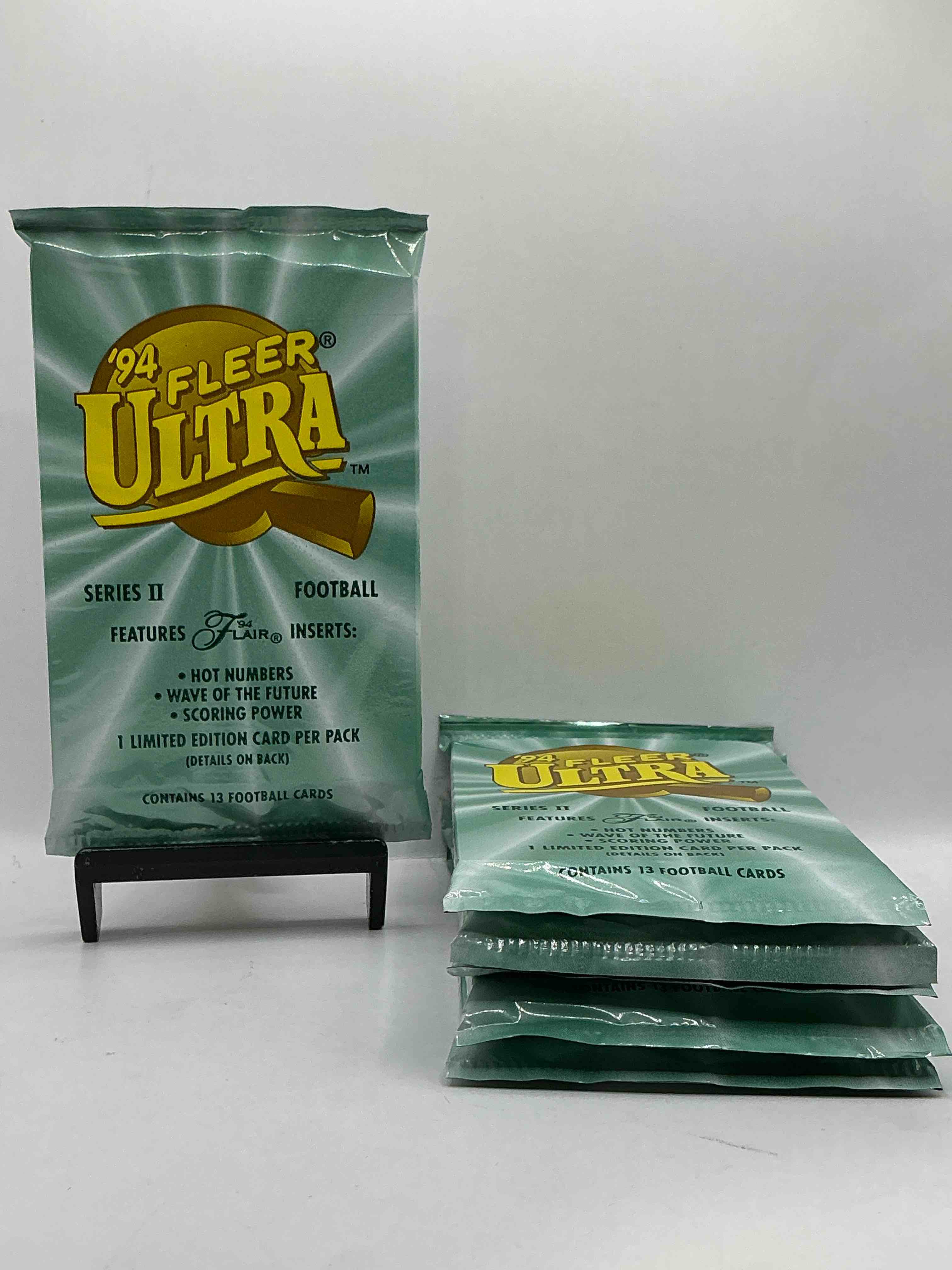 1994 Fleer Ultra Football Packs! Series II Unopened Packs! Look For Rare “Flair” Inserts Like Hot Numbers, Wave Of The Future, Scoring Power & More! Possible Rice, Montana, Elway & More!