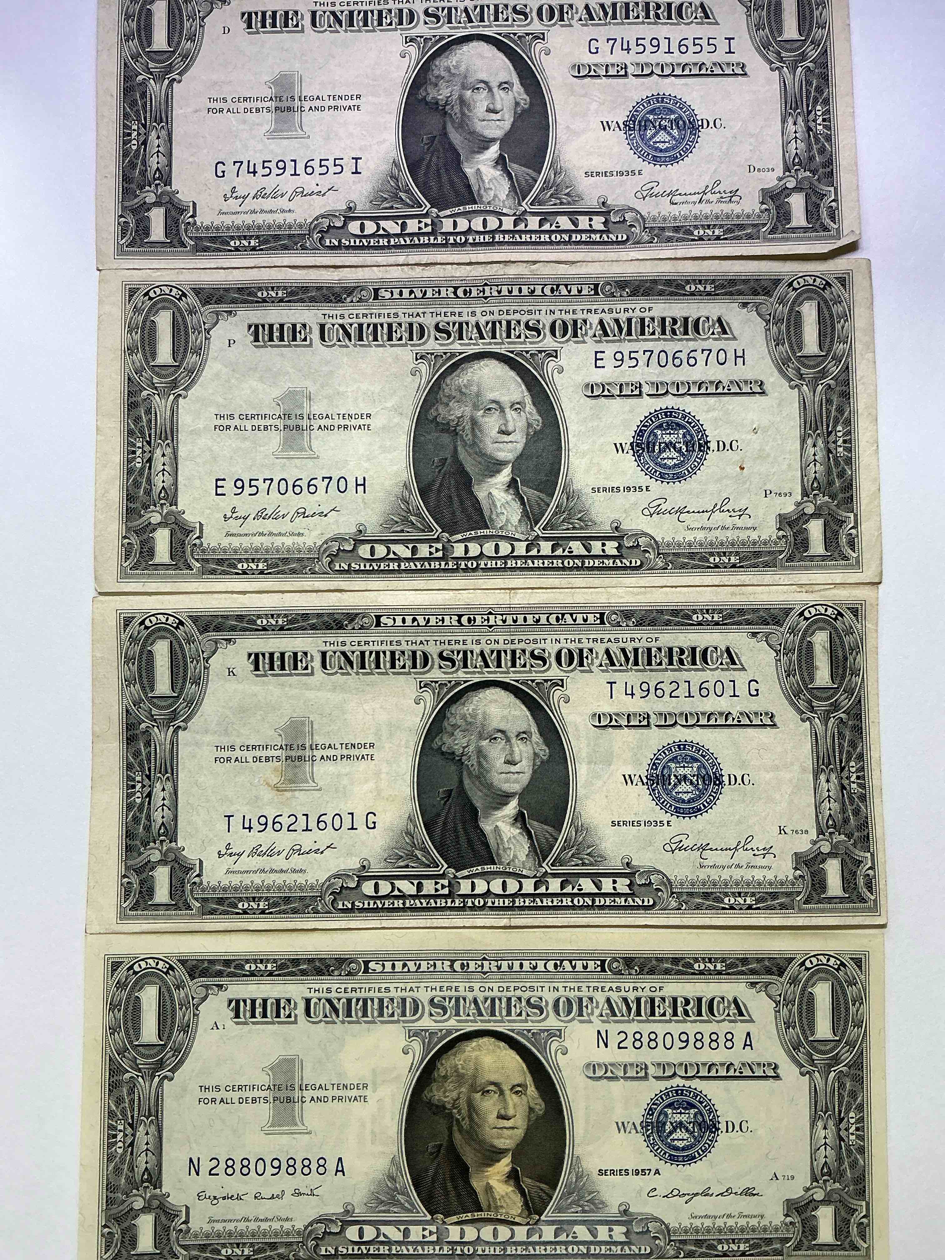 1957 Series Silver Certificates! Did You Know That Prior To 1964 One Dollar U.S. Paper Money Was Actually Redeemable For Silver Dollars?! Wow How Times Have Changed! Silver Certificates Were Produced From 1878 To 1964 & Are Still Considered Legal Tender At Face Value. Here Are Gorgeous, Circulated 1957 U.S. One Dollar Silver Certificate, With Highly Collectible "Blue Seal!* Own An Awesome Piece Of History!