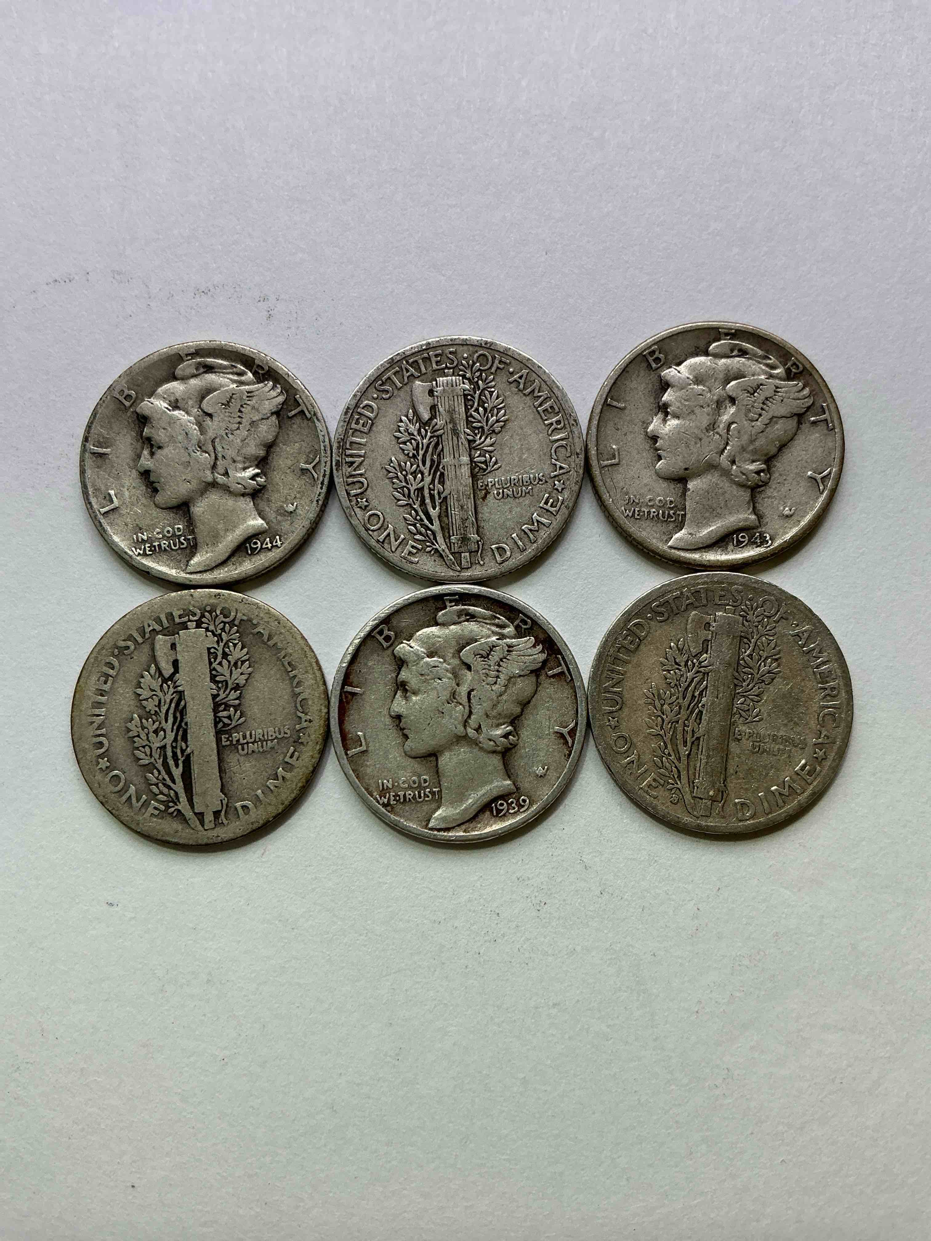 Antique U.S. Pure Fine Silver Mercury Dimes! Silver Mercury Dimes Were Minted From 1916-1945 & Have Become Serious Collector Items! Check Out These Awesome Examples, All In Nice, Circulated Condition With Visible Dates & Varying Years! Rare To Have Visible Dates! Makes For A Great Investment In Precious Metals, Mercury Dimes Are 90% Pure Fine Silver! They Don't Make Em' Like This Anymore!