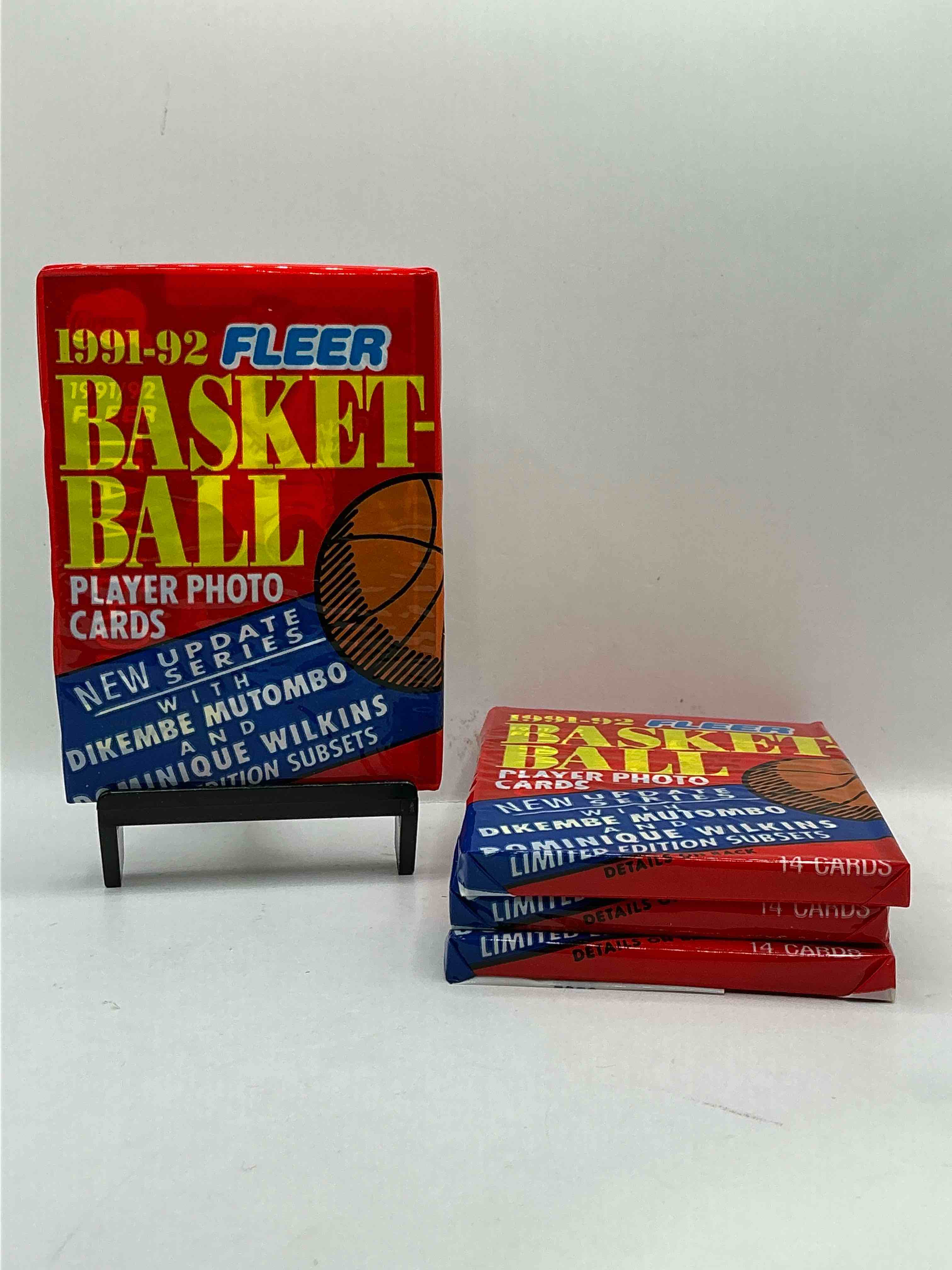 Basketball Wow! Rare 1991/92 NBA Fleer Sealed Sports Collectible Card Pack, Direct From Original Sealed Retail Case! So Many Awesome Cards To Search For Michael Jordan (PSA 10 Value $150) Larry Bird, Magic Johnson & Too Many Other Great Cards To List! Hard To Find, Excellent Like-New Condition!