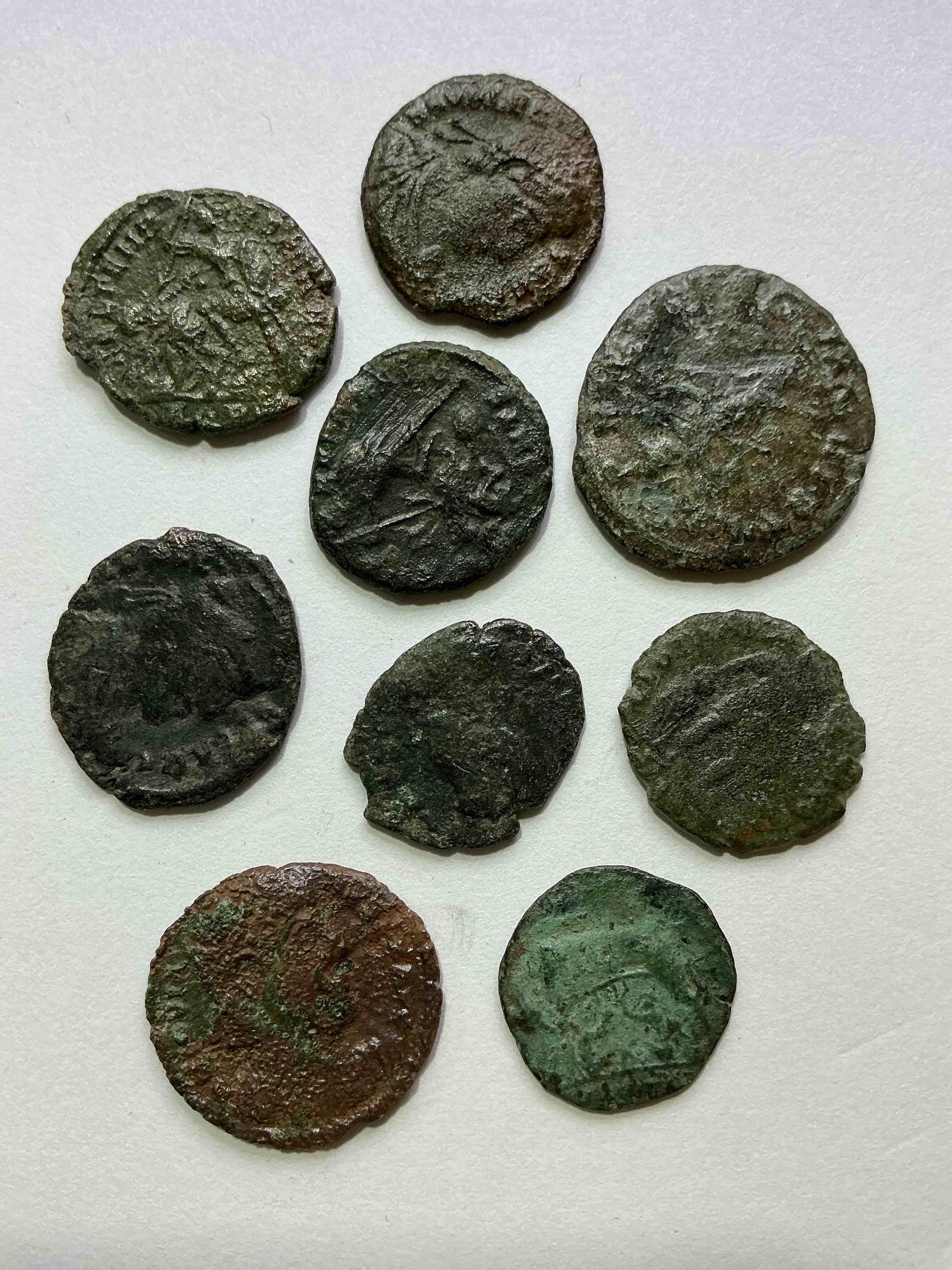 Ancient Roman Coins! 1,600-1700 YEARS OLD Approximately! Check Out These Amazing Authentic Pieces Of History, Ancient Roman Bronze Coins From The Approx 300 to 400 A.D Era... Serious Pieces Of History & Serious Colléctor Items! Own Authentic Pieces Of Ancient History!