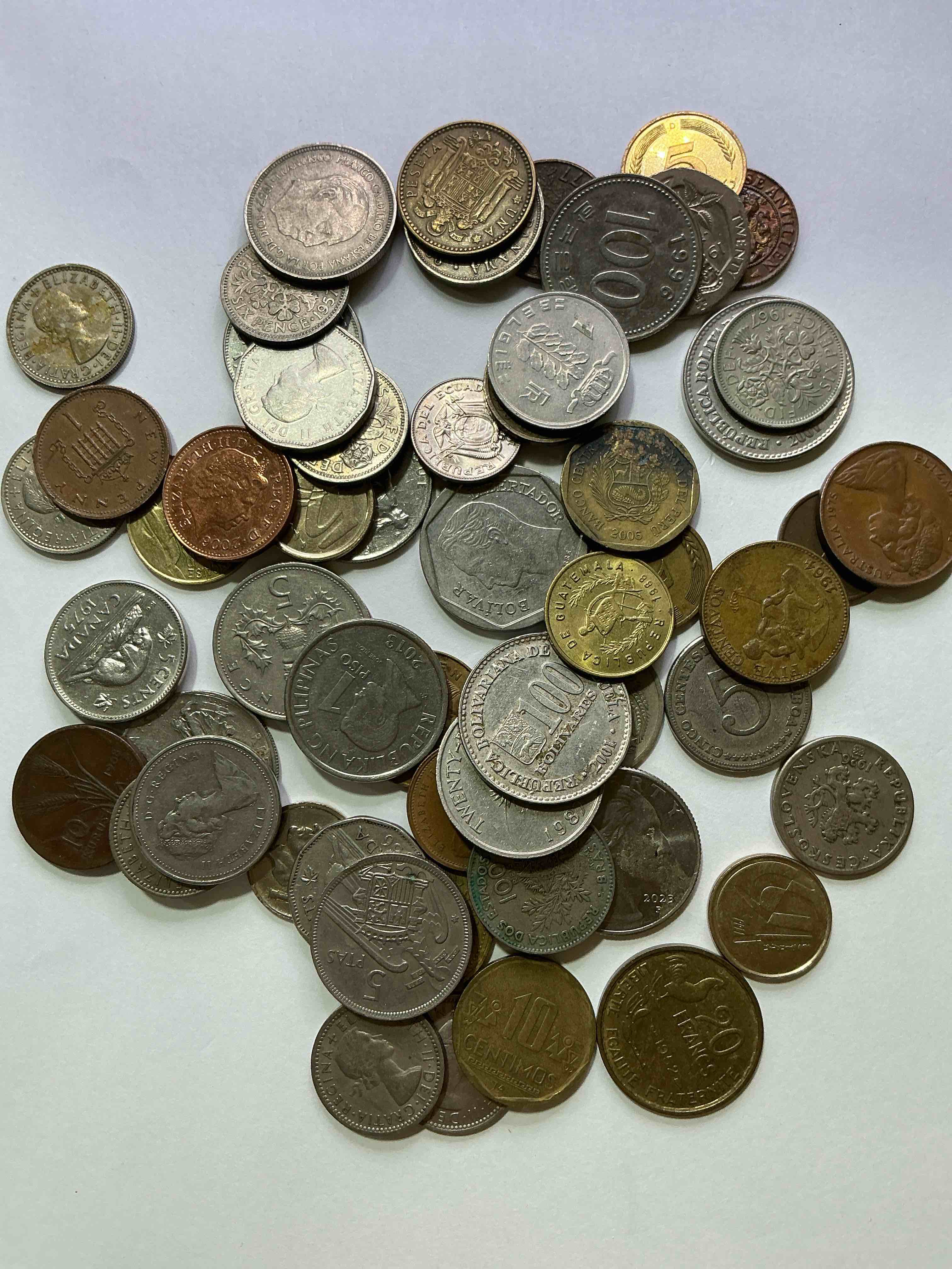 World Coins, Antique & Vintage! Each Lot Is Unique! Many Different Years, Countries, Sizes & Exotic Places. This Cool Collection Of Antique Coins From Around The World Is Loads Of Fun! Have Fun Identifying Each Coin & Country As A Great Educational Tool! A Great Investment Too!
