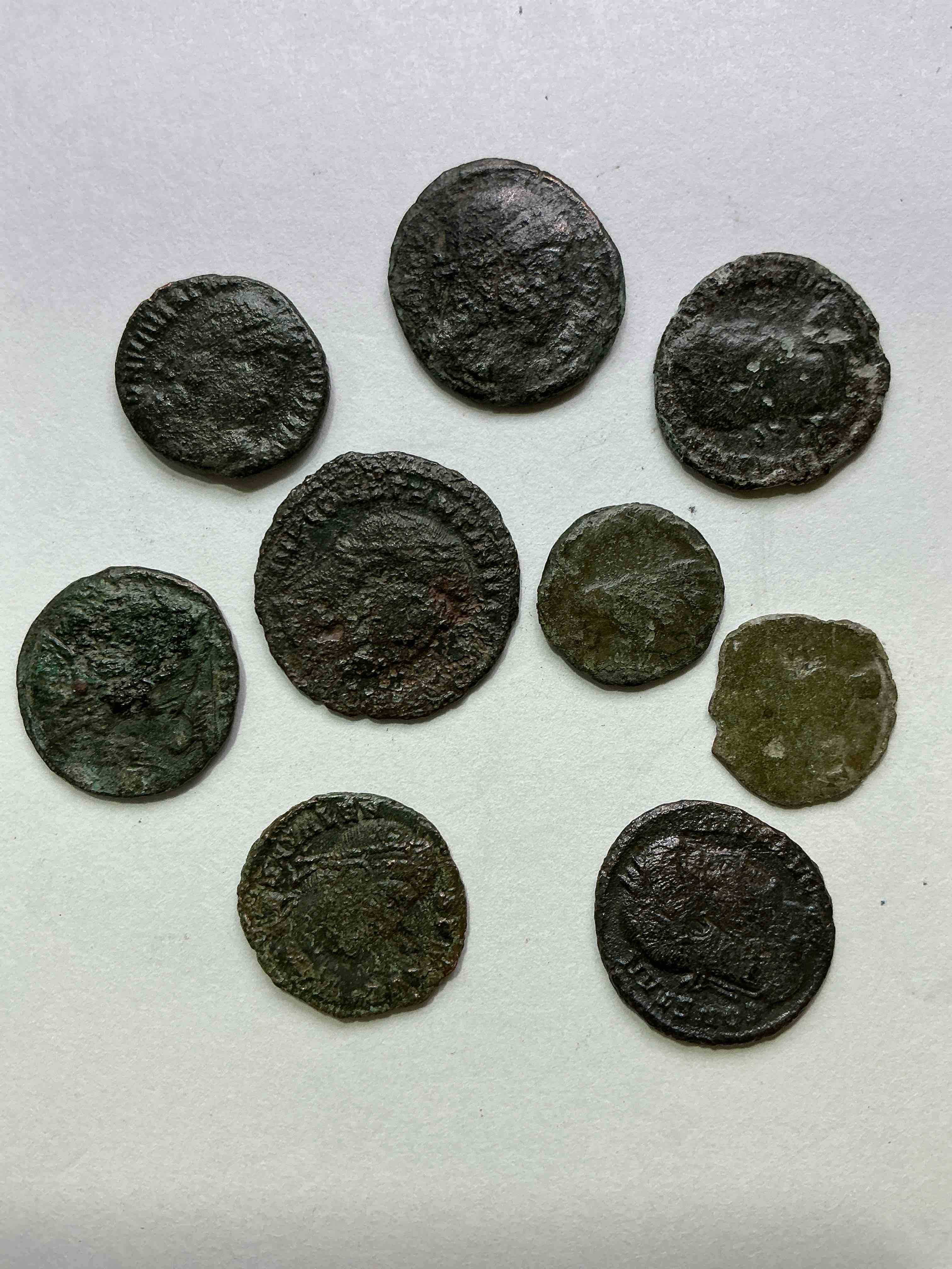 Ancient Roman Coins! 1,600-1700 YEARS OLD Approximately! Check Out These Amazing Authentic Pieces Of History, Ancient Roman Bronze Coins From The Approx 300 to 400 A.D Era... Serious Pieces Of History & Serious Colléctor Items! Own Authentic Pieces Of Ancient History!