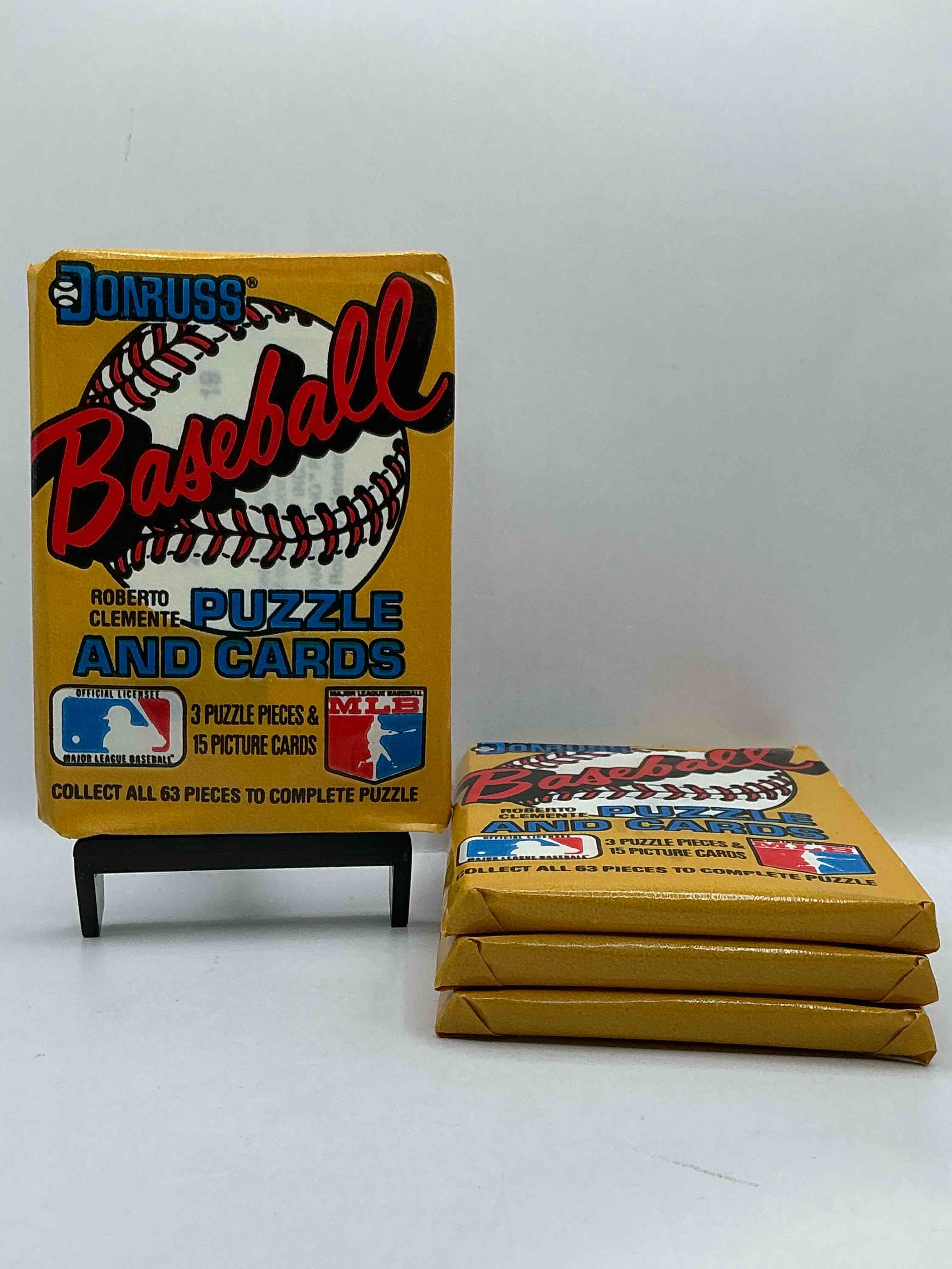 Absolutely Fully Loaded! 1987 Donruss Baseball Unopened Collectible Sports Trading Card Wax Pack, Direct From Original Retail Case. This Year Is Loaded With Rookies! Search For Rookies From Greg Maddox (PSA 10 Value $200+), Barry Bonds (PSA 10 Value $150+), Bo Jackson (PSA 10 Value $175+), Mark McGwire Rated Rookie & More! These Packs Are Drying Up & Getting Very Hard To Find!